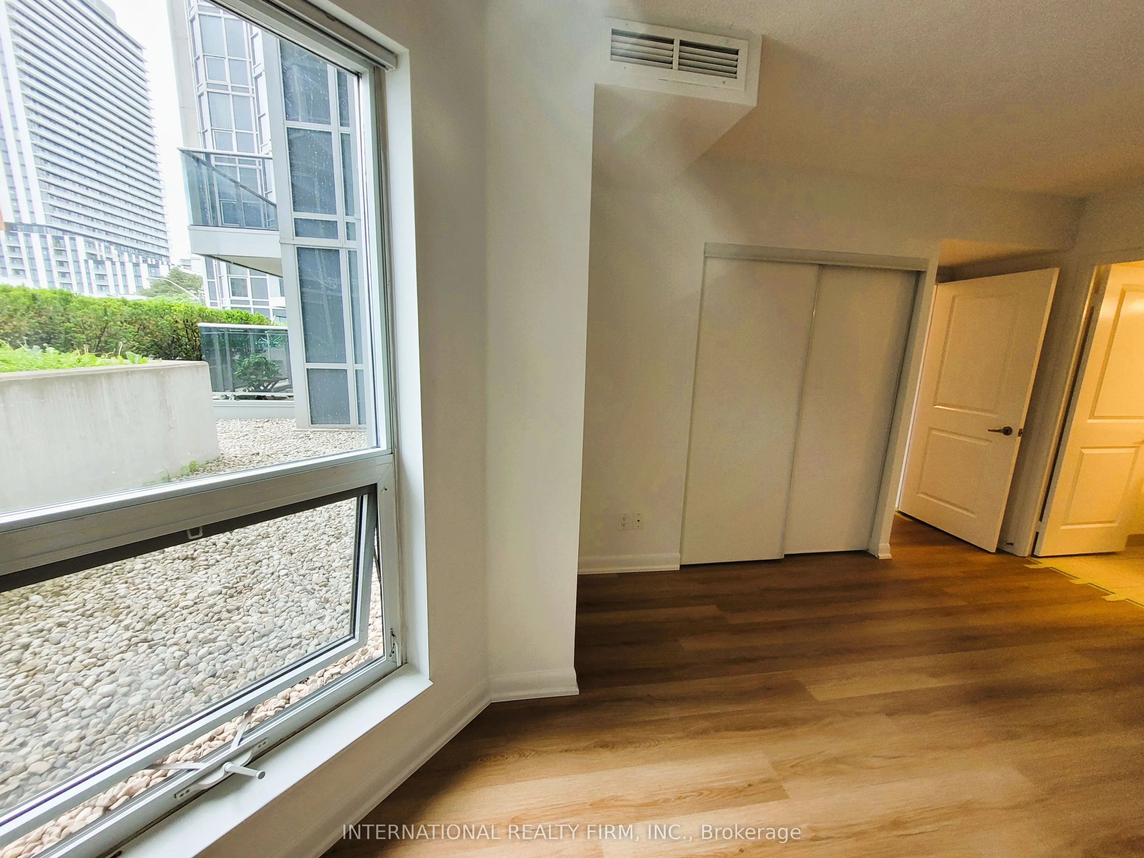 5793 Yonge Street, #209