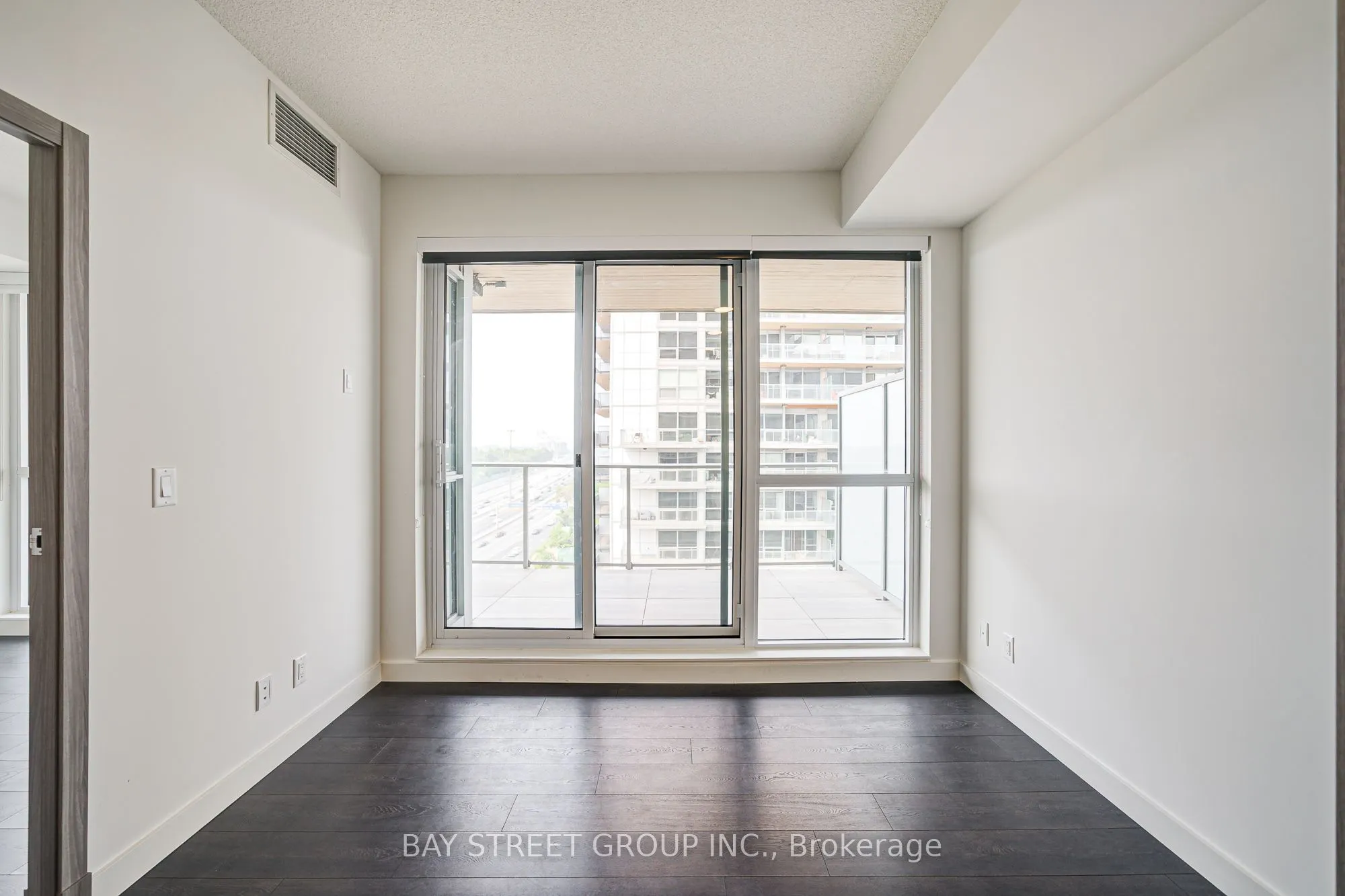 27 McMahon Drive, #1507