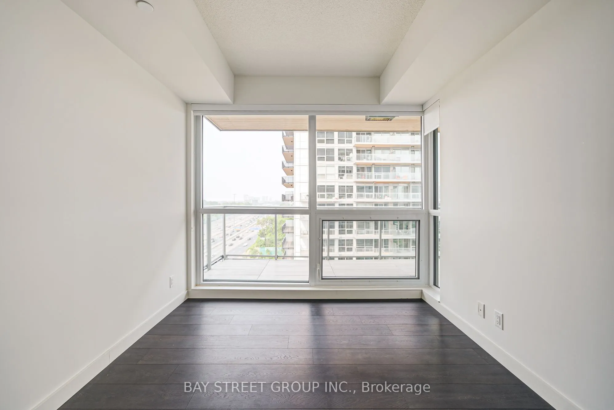 27 McMahon Drive, #1507