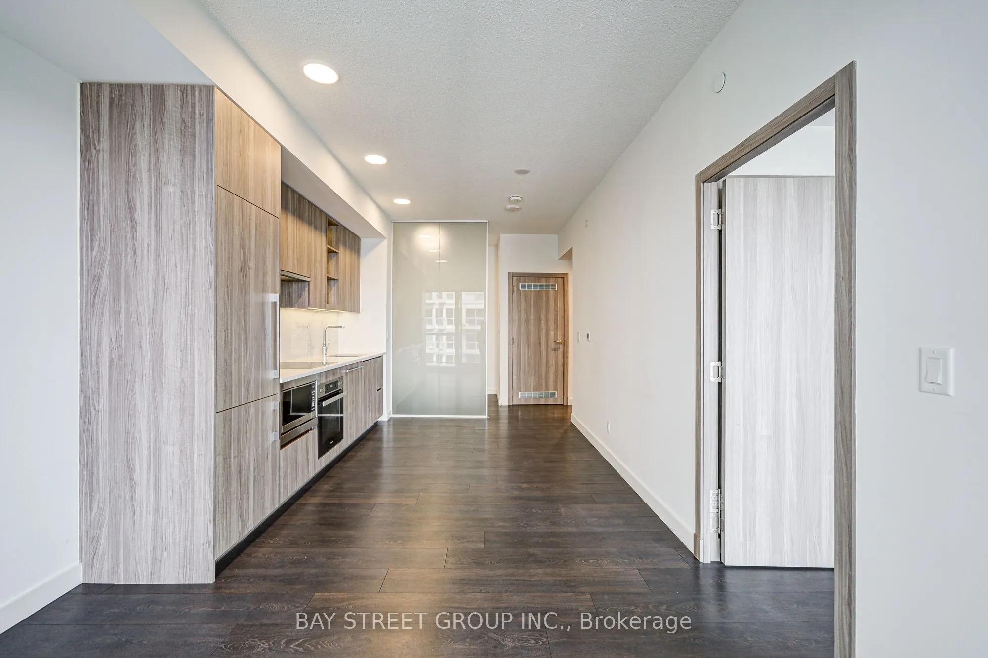 27 McMahon Drive, #1507