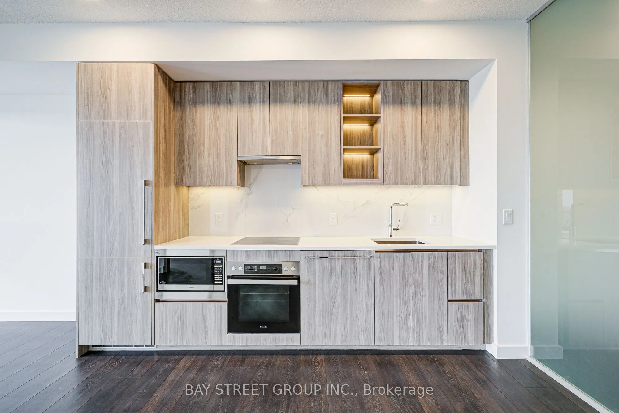 27 McMahon Drive, #1507
