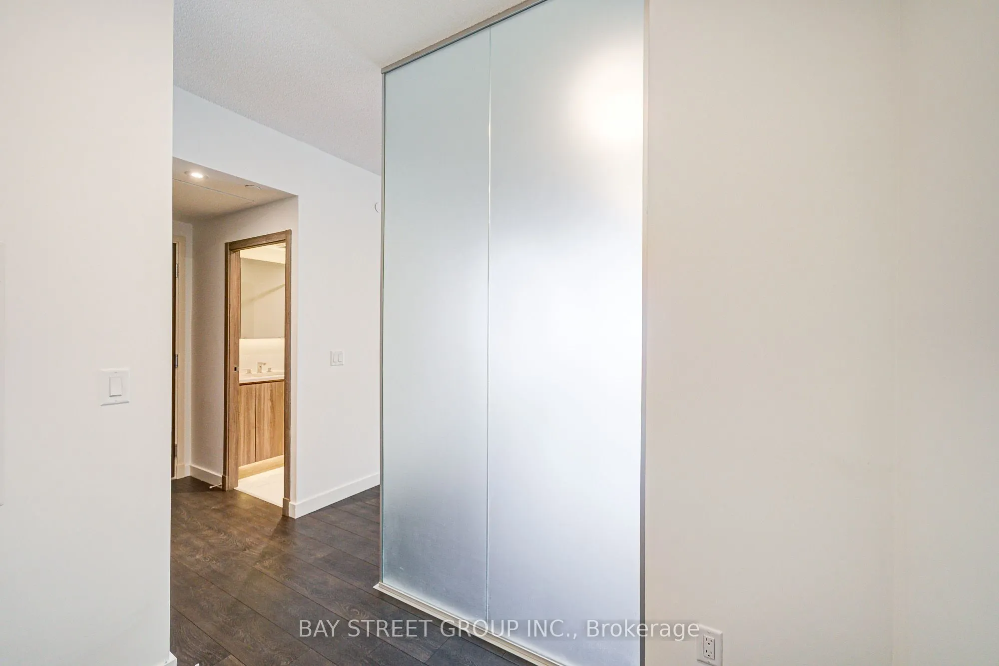 27 McMahon Drive, #1507