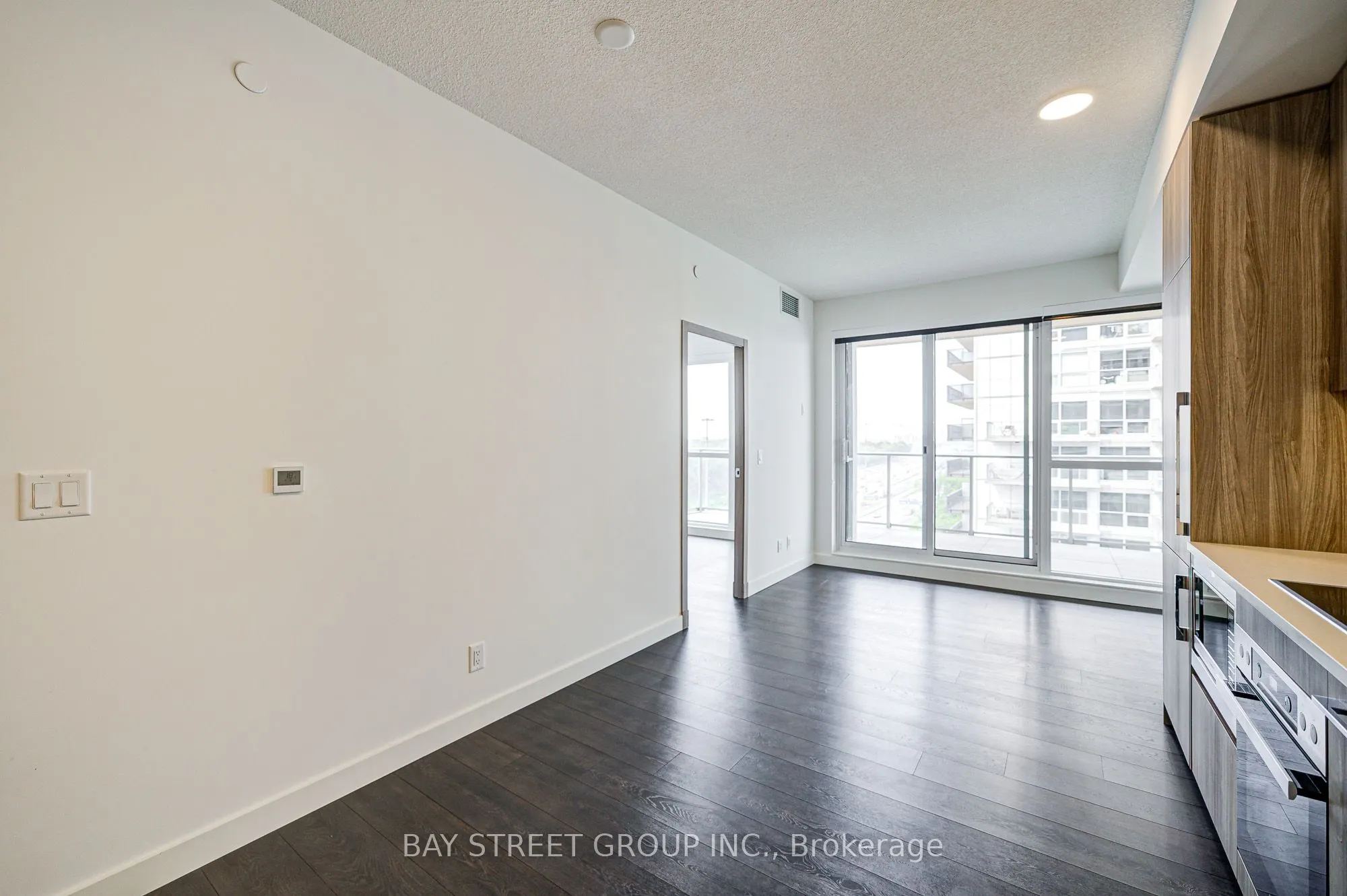 27 McMahon Drive, #1507