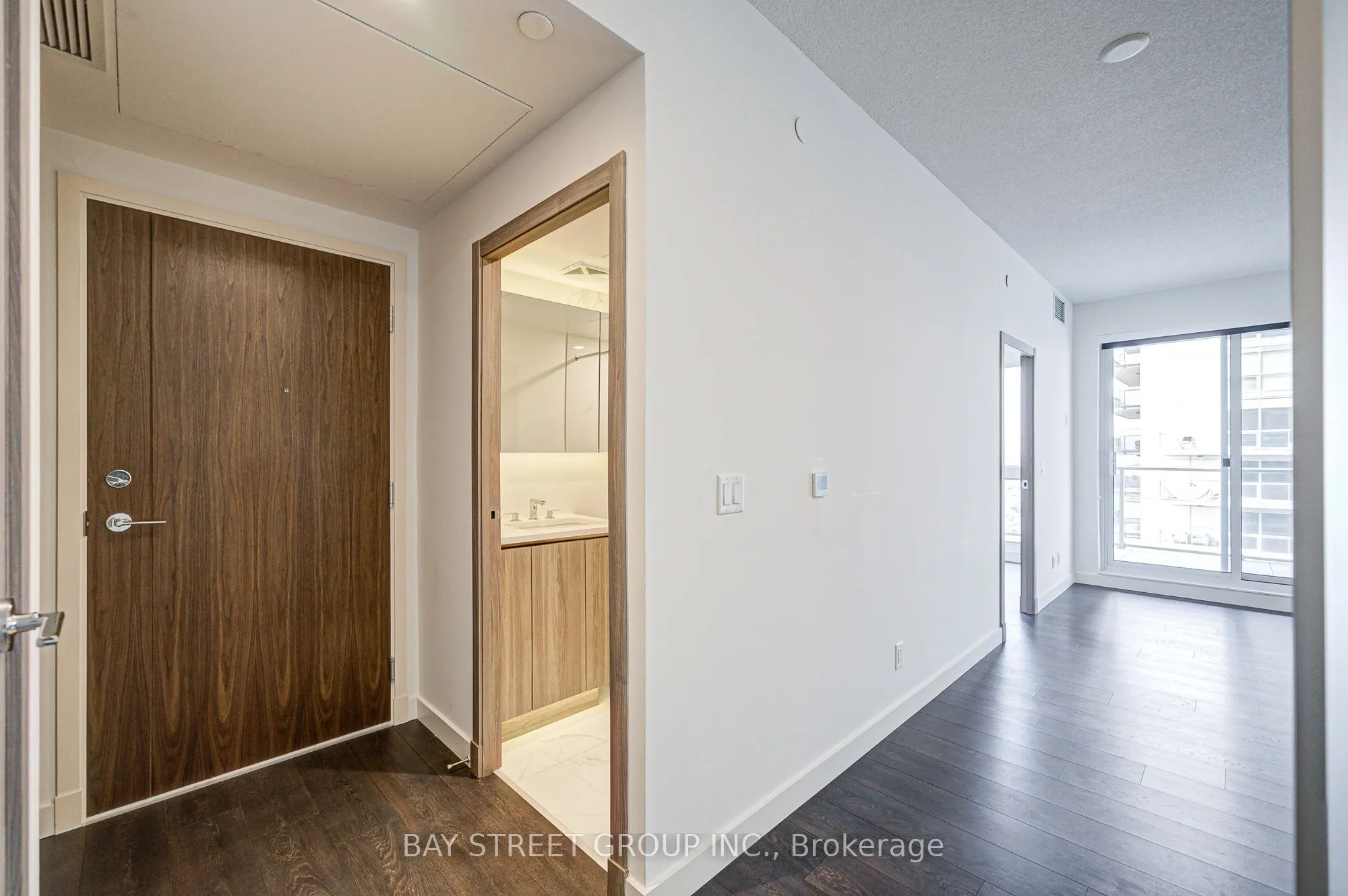 27 McMahon Drive, #1507