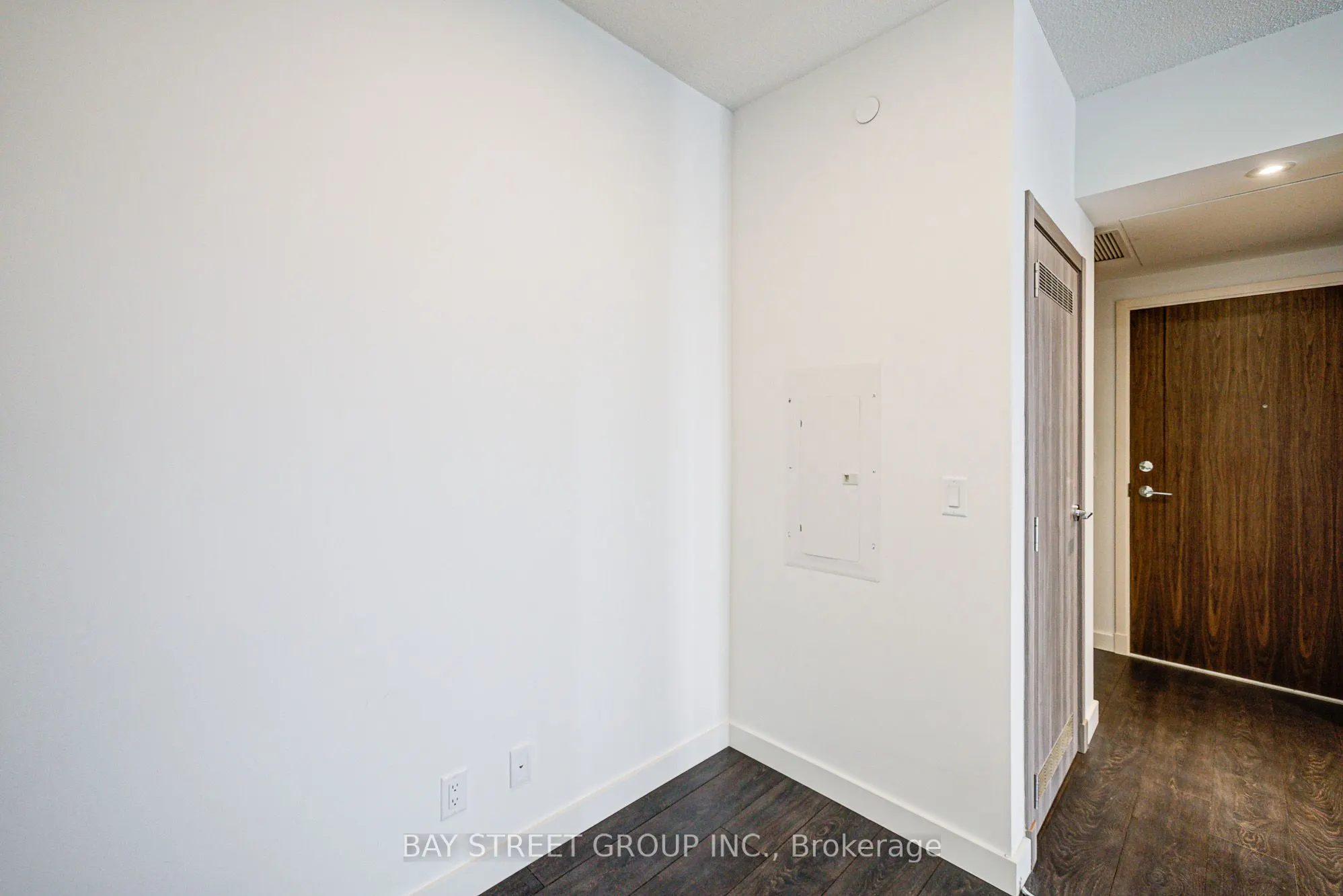 27 McMahon Drive, #1507