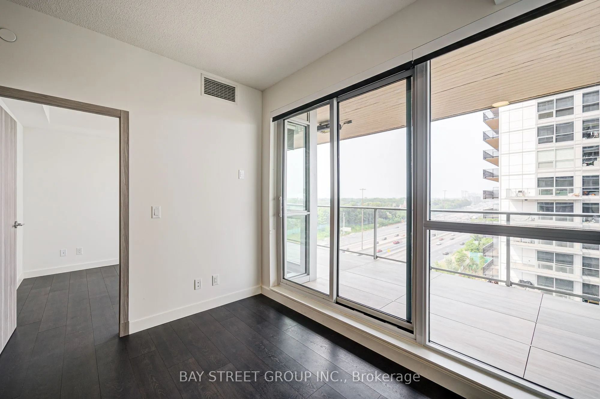 27 McMahon Drive, #1507