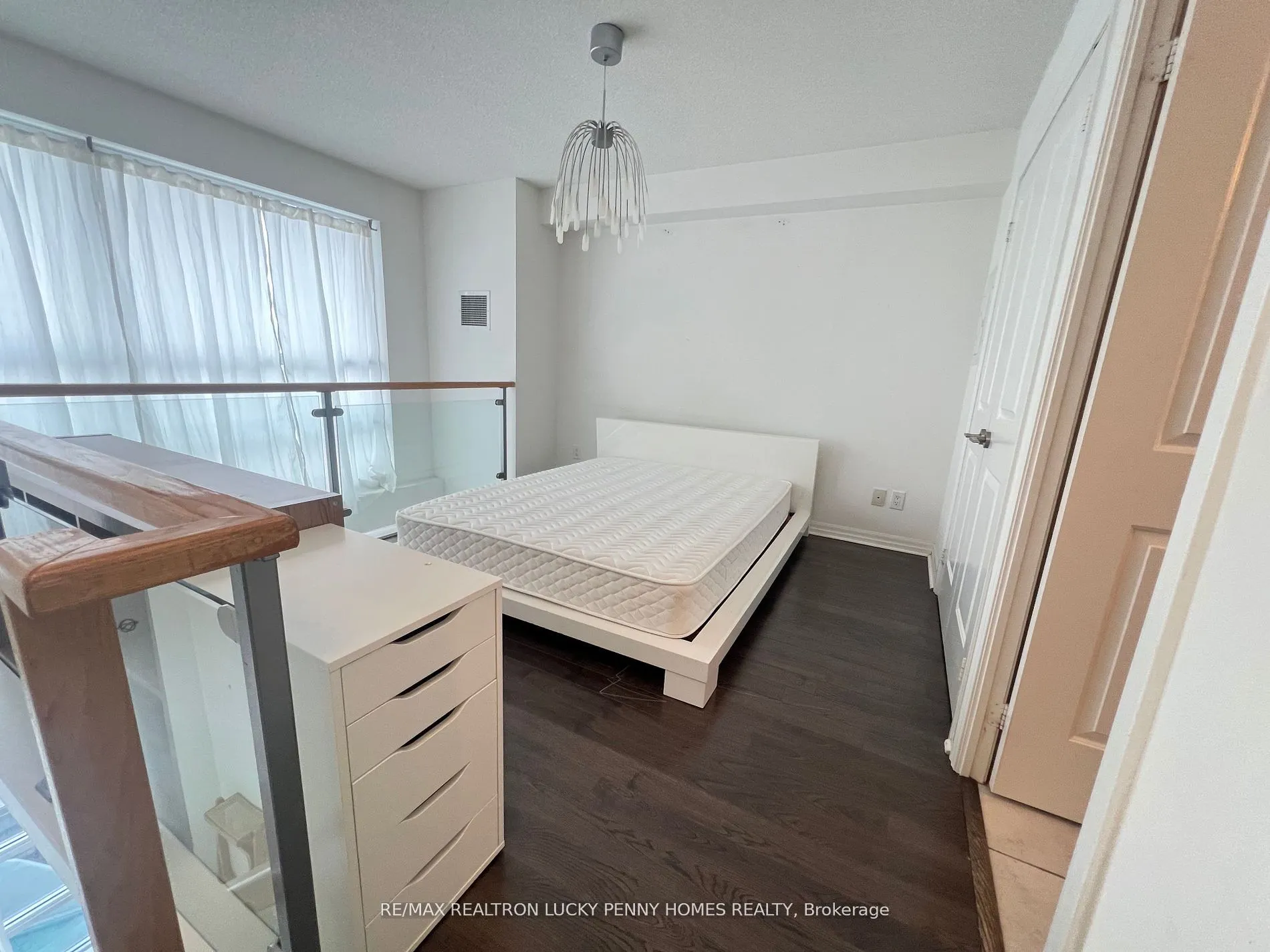 2035 Sheppard Avenue E, #109