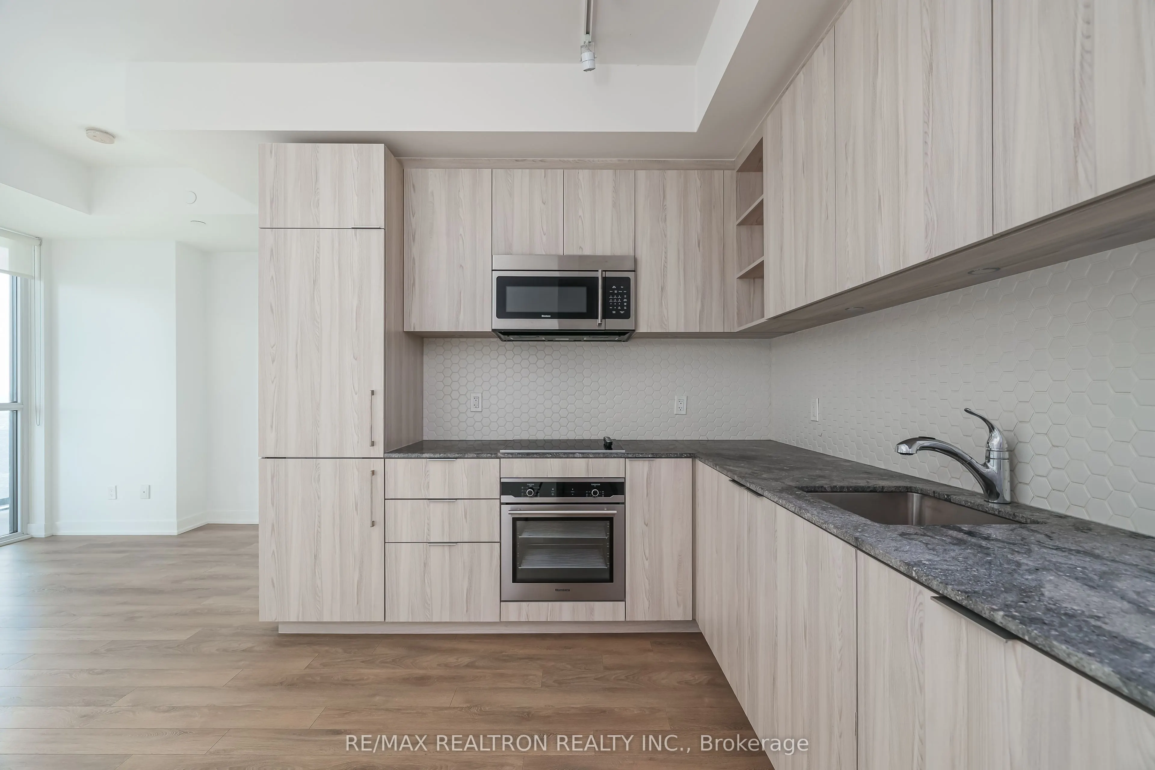 50 Ordnance Street, #2505