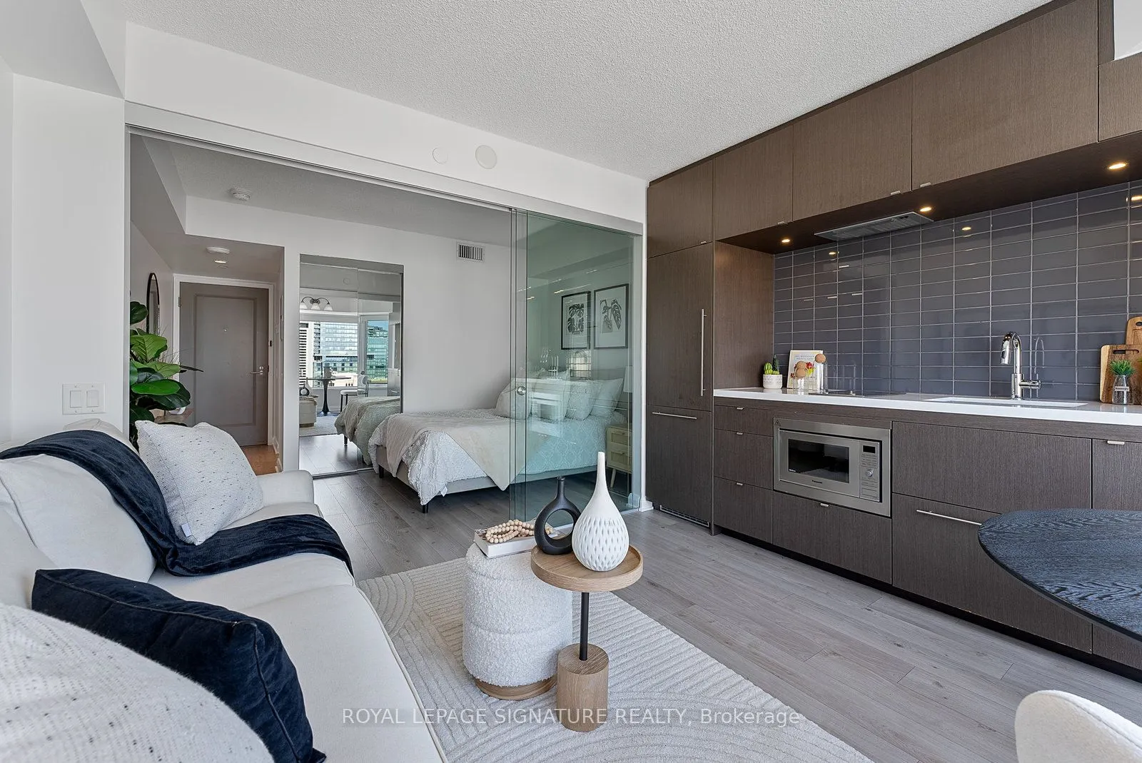 155 Yorkville Avenue, #2706