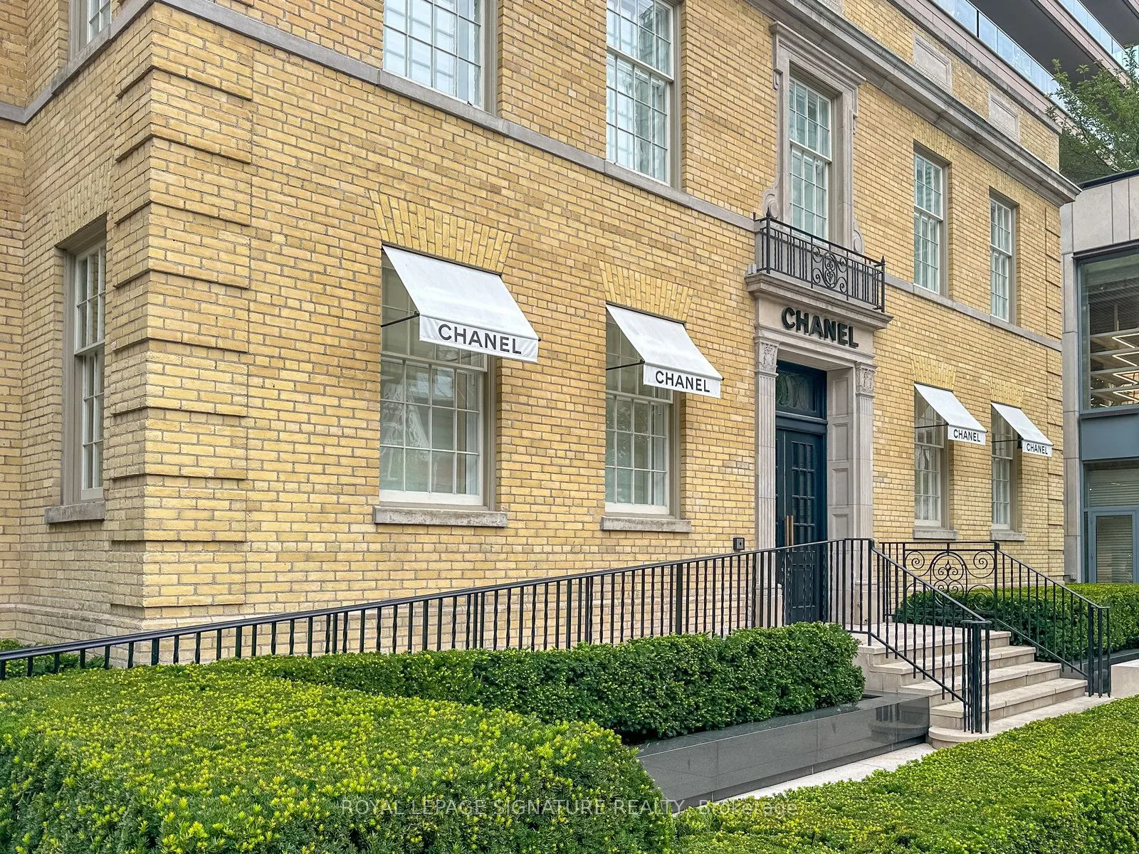 155 Yorkville Avenue, #2706