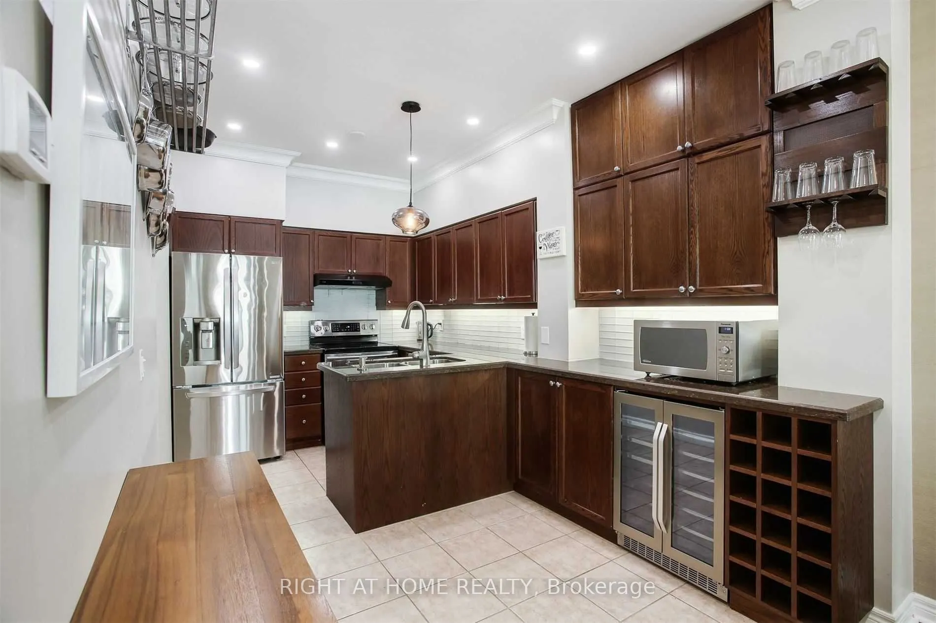 23 Hollywood Avenue, #105