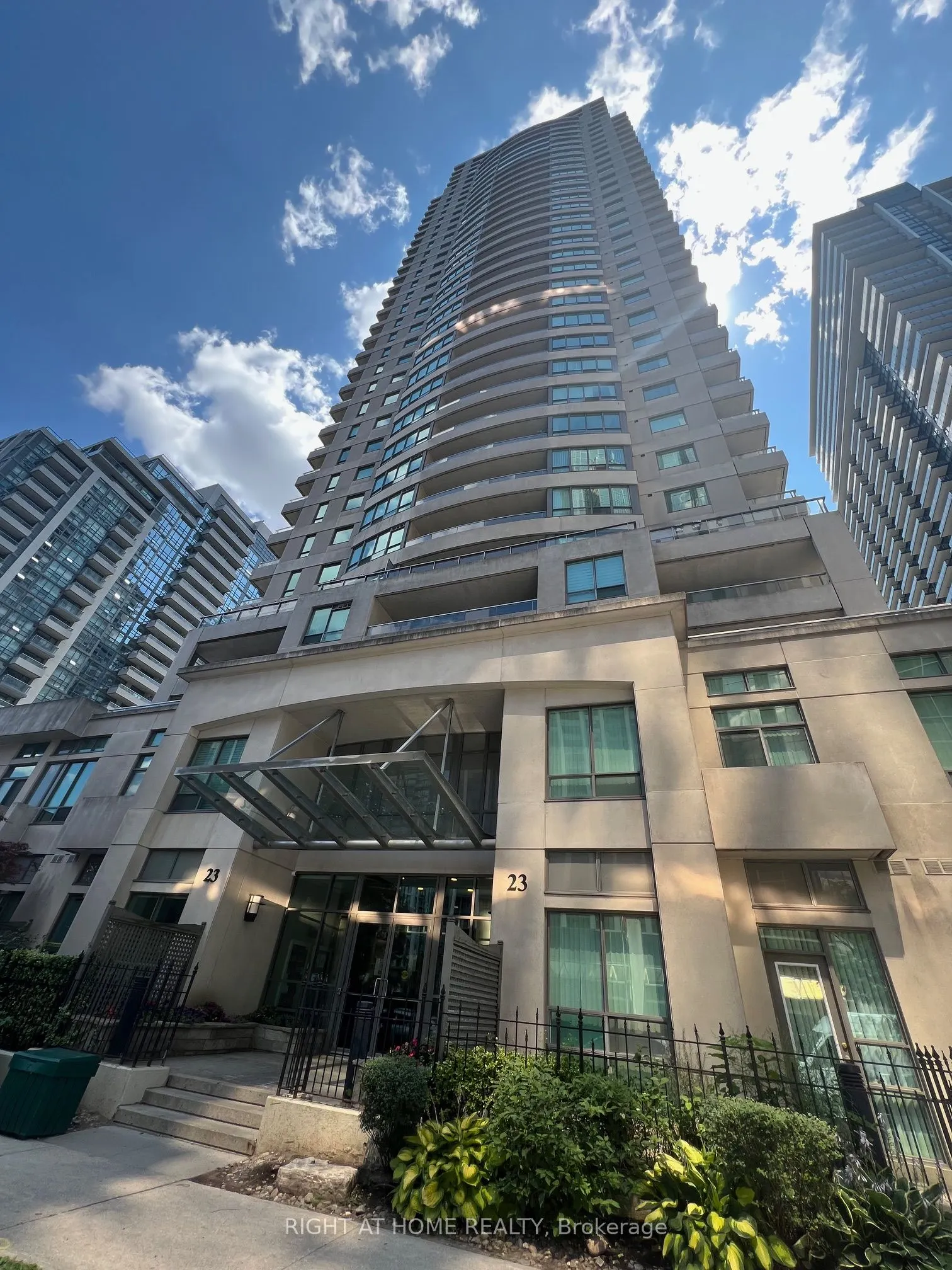 23 Hollywood Avenue, #105