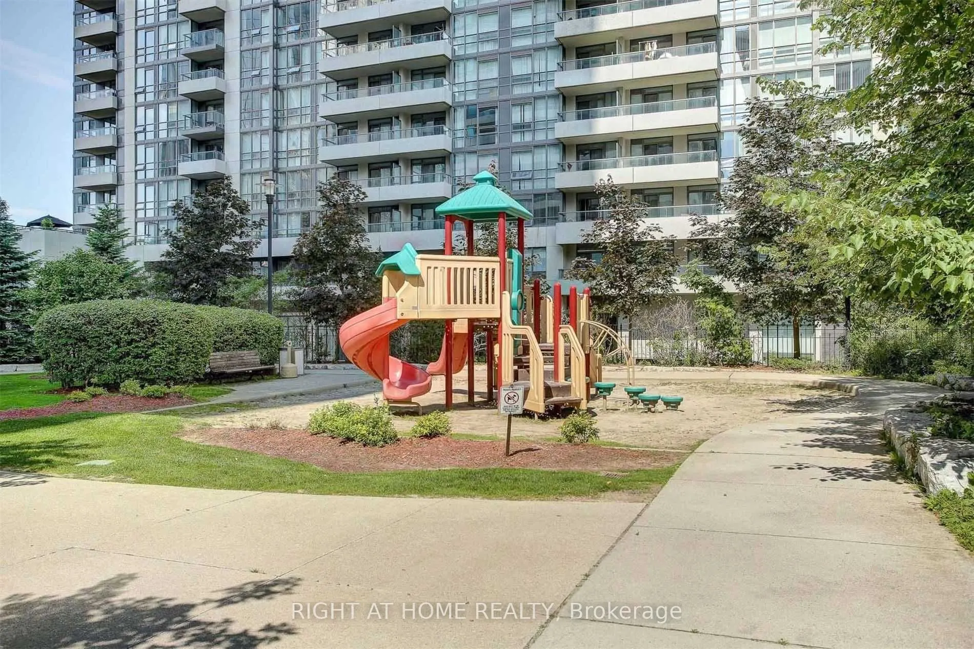 23 Hollywood Avenue, #105