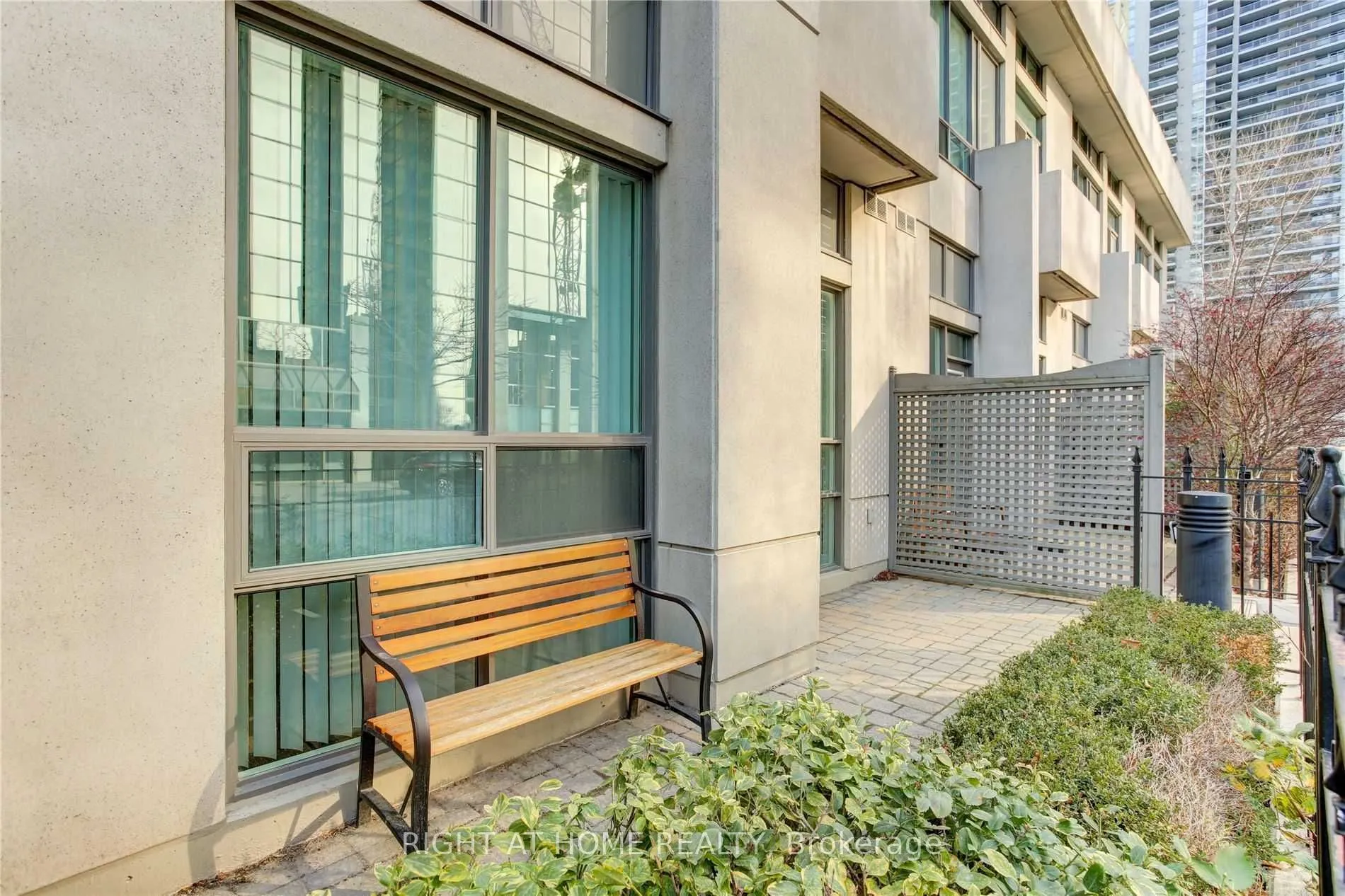 23 Hollywood Avenue, #105