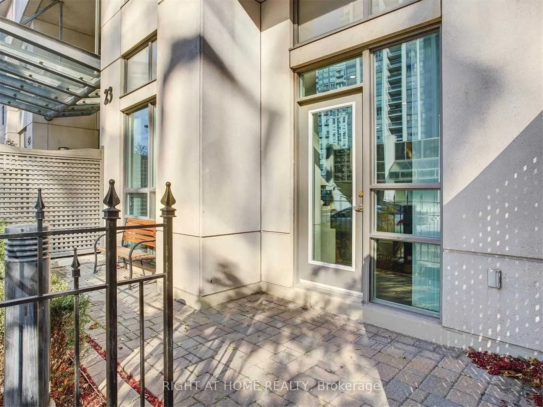 23 Hollywood Avenue, #105