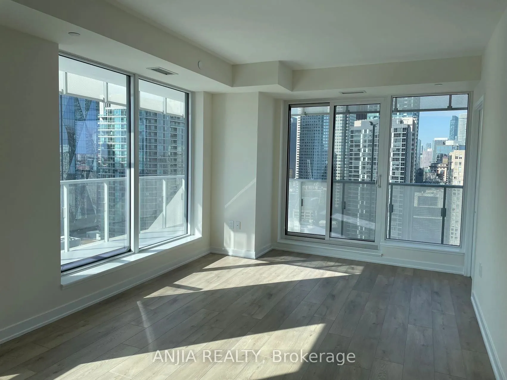28 Freeland Street, #2804