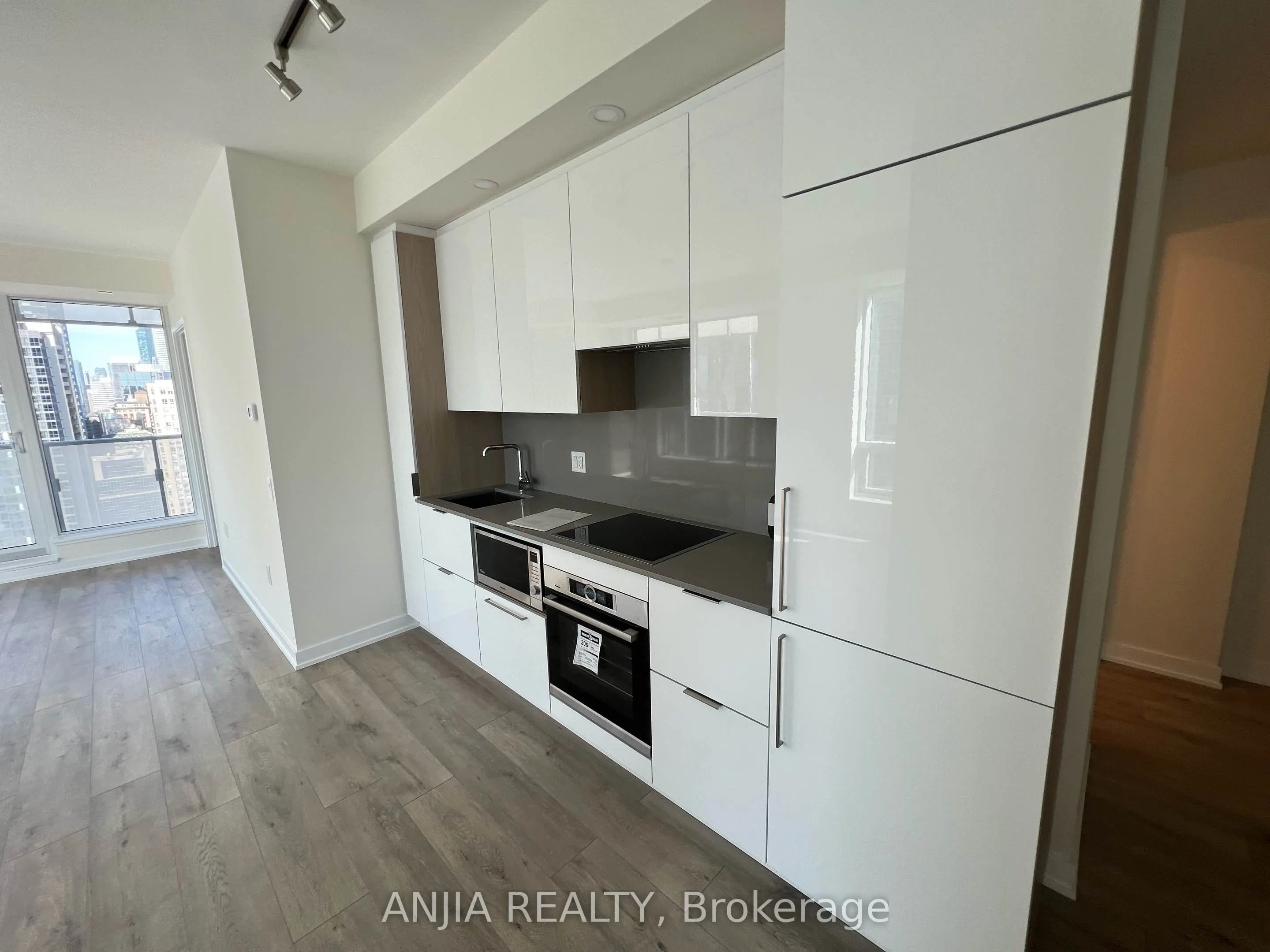 28 Freeland Street, #2804