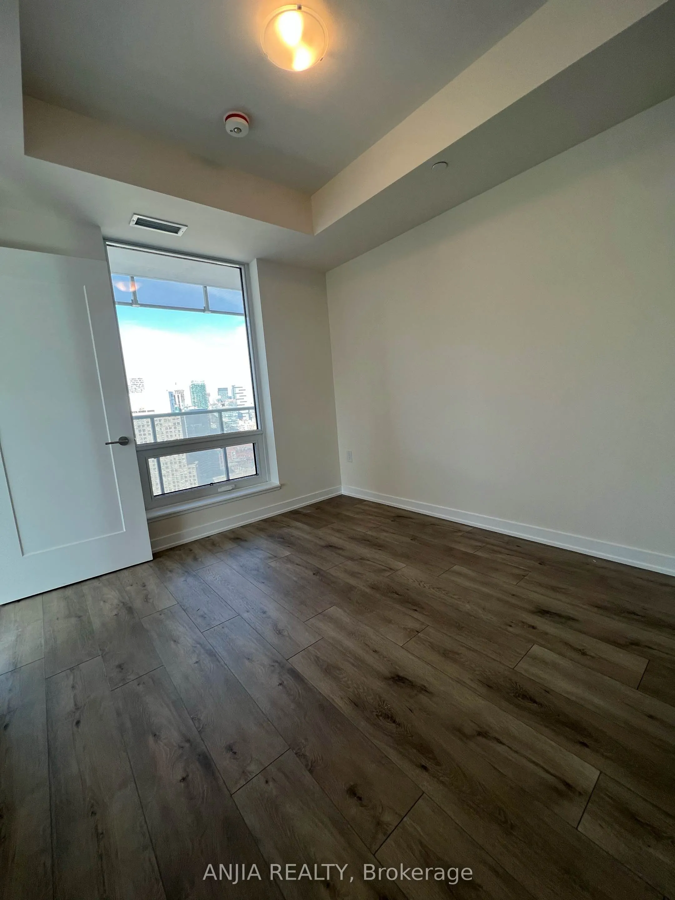 28 Freeland Street, #2804