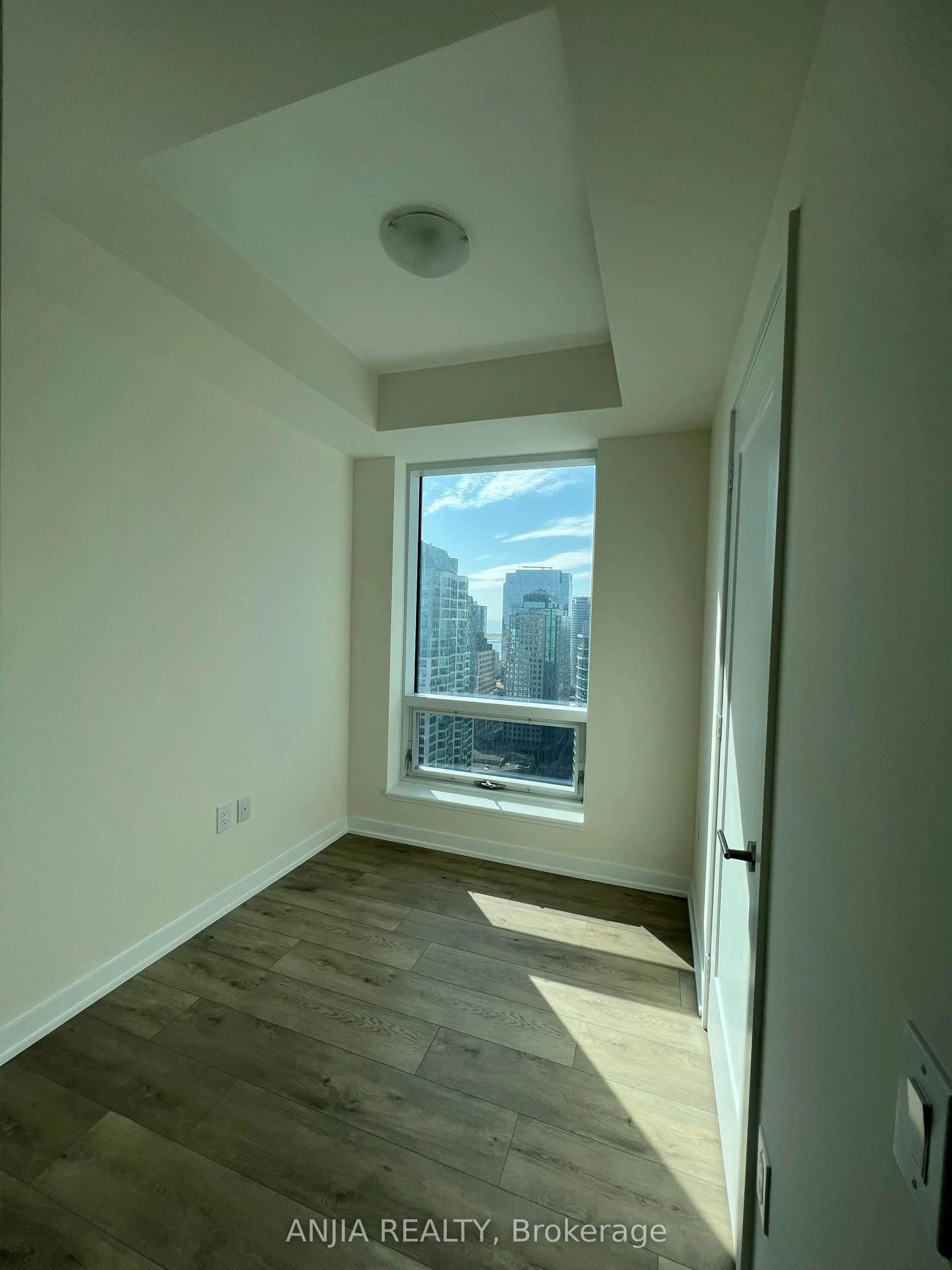 28 Freeland Street, #2804