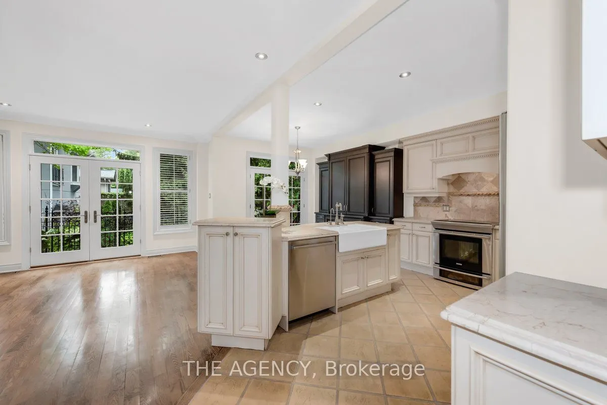 313 Broadway Avenue