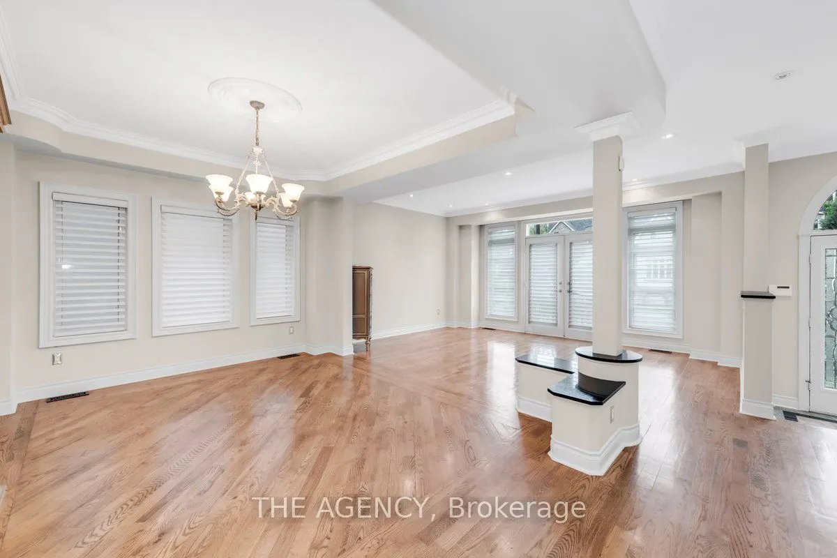 313 Broadway Avenue