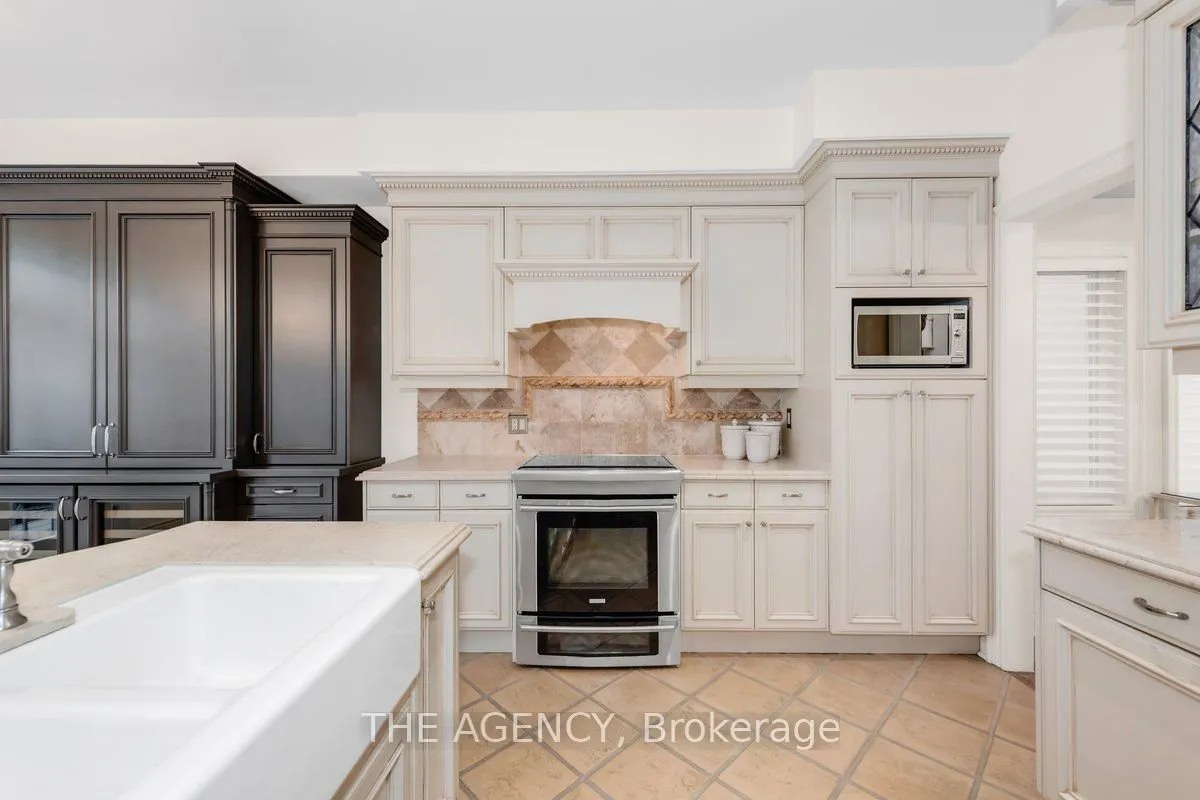 313 Broadway Avenue