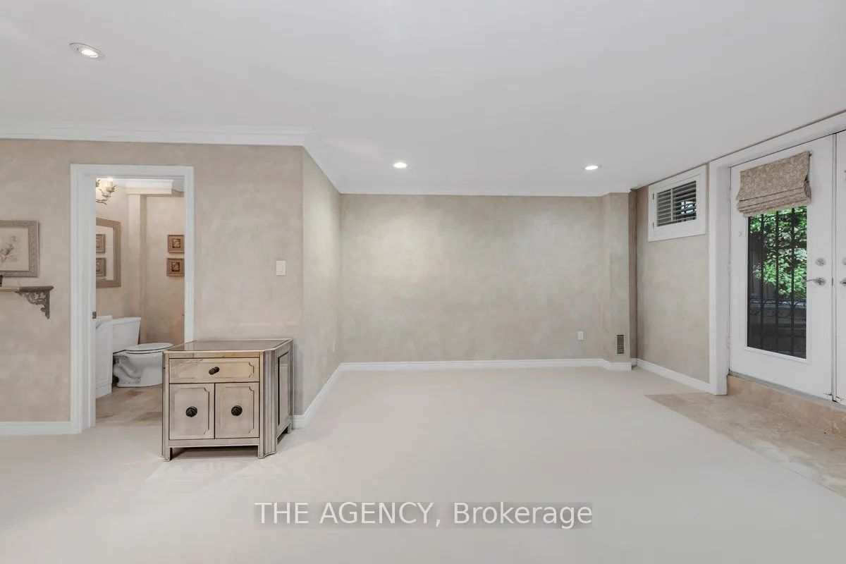 313 Broadway Avenue