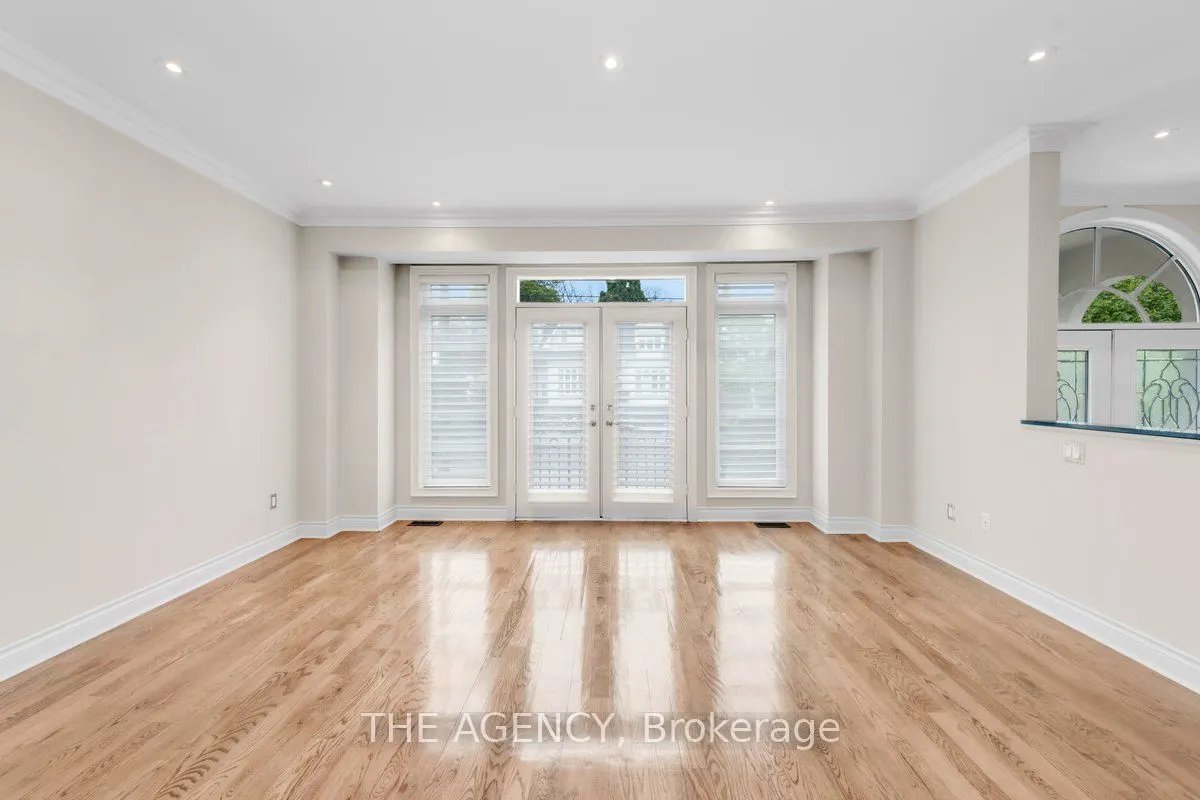 313 Broadway Avenue