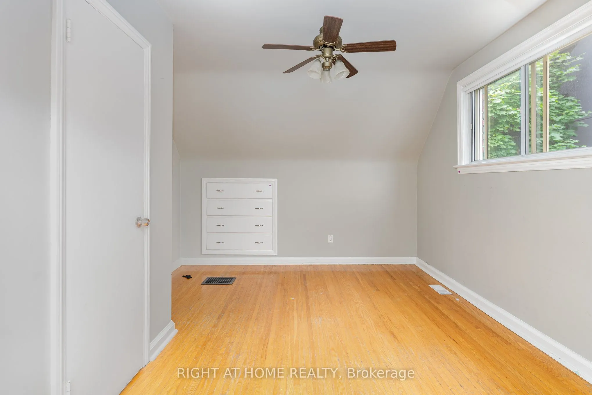 45 Yorkview Drive S