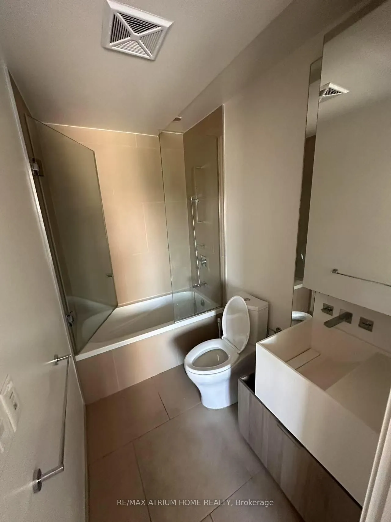 1 Bloor Street E, #3101