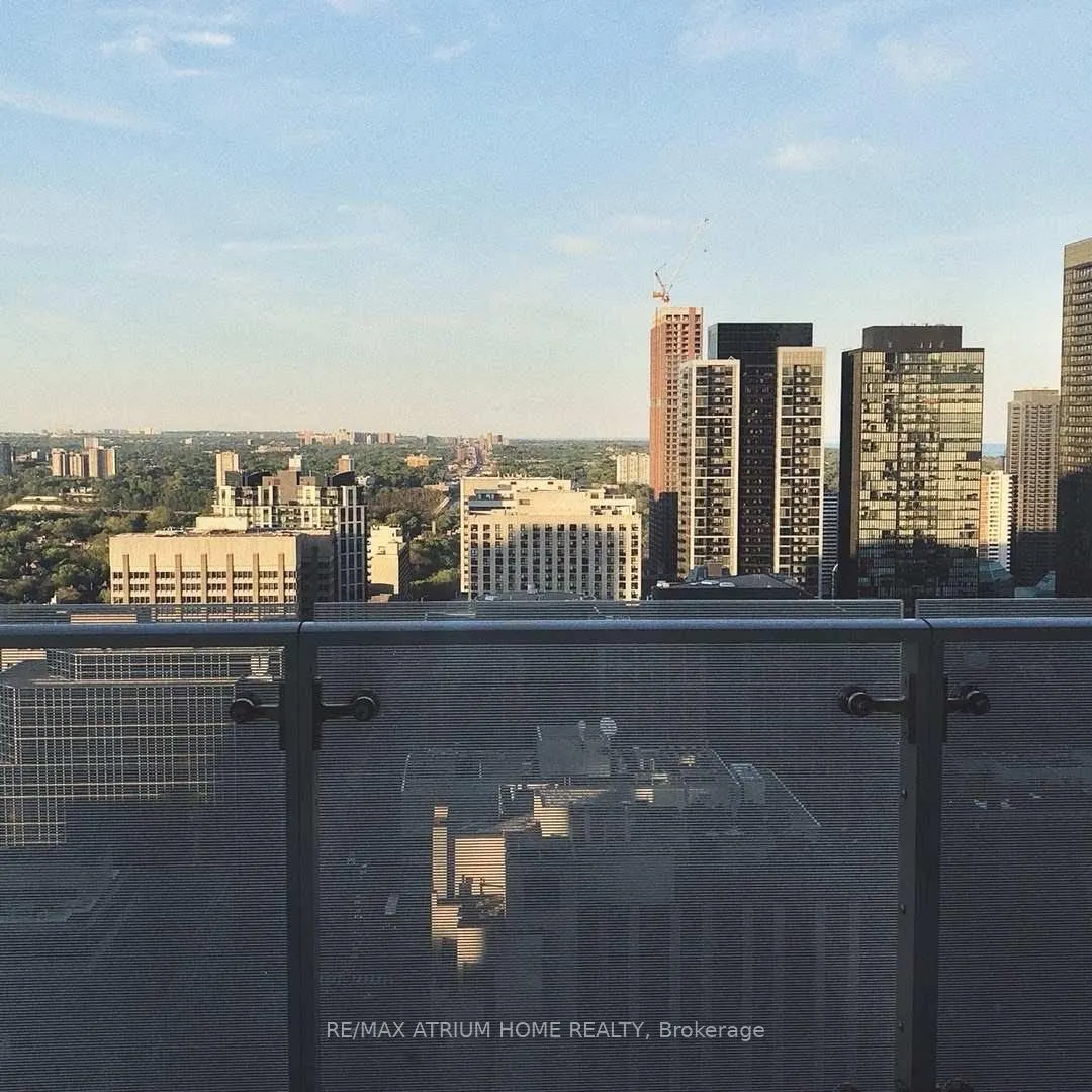 1 Bloor Street E, #3101
