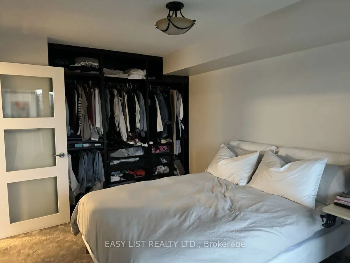 120 Dallimore Circle, #326