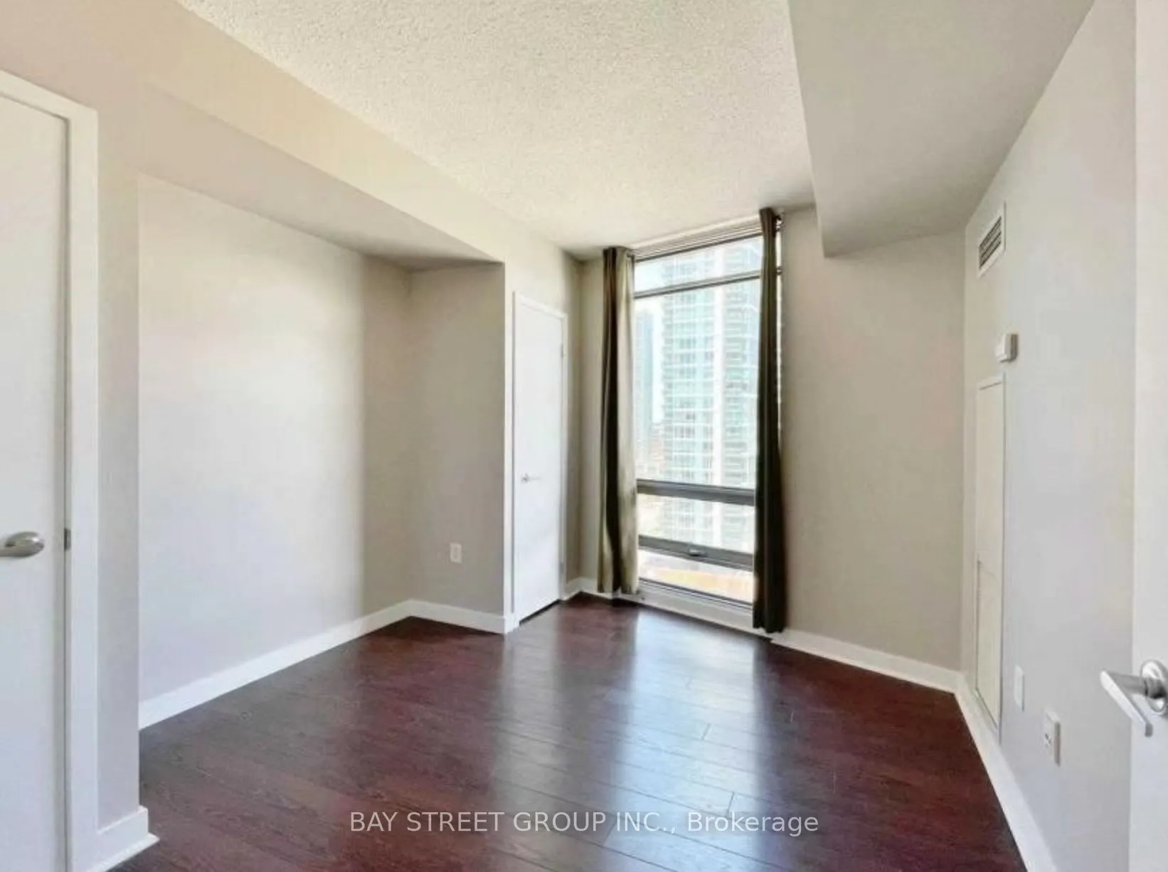 3 Navy Wharf Court, #1108