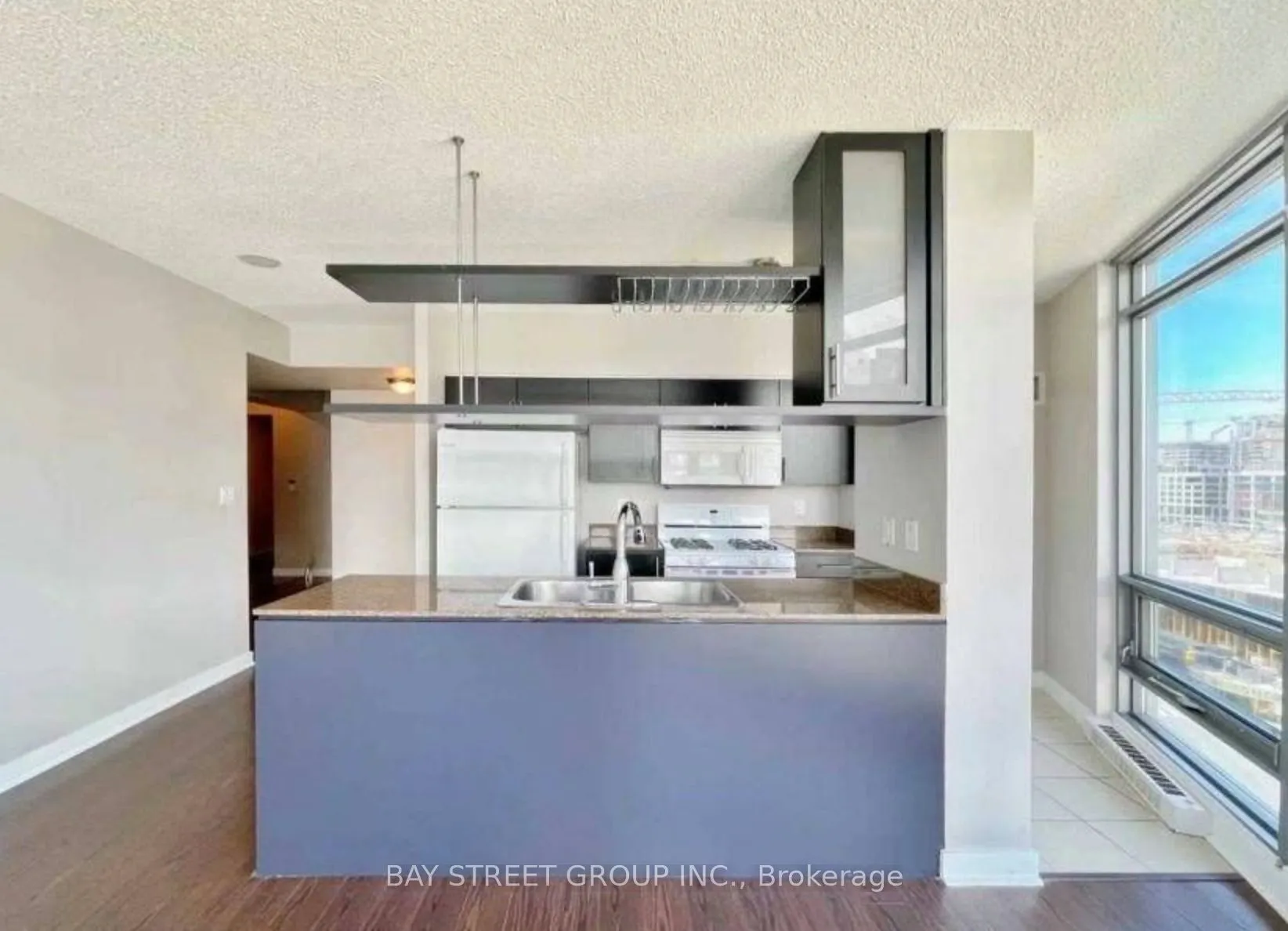 3 Navy Wharf Court, #1108