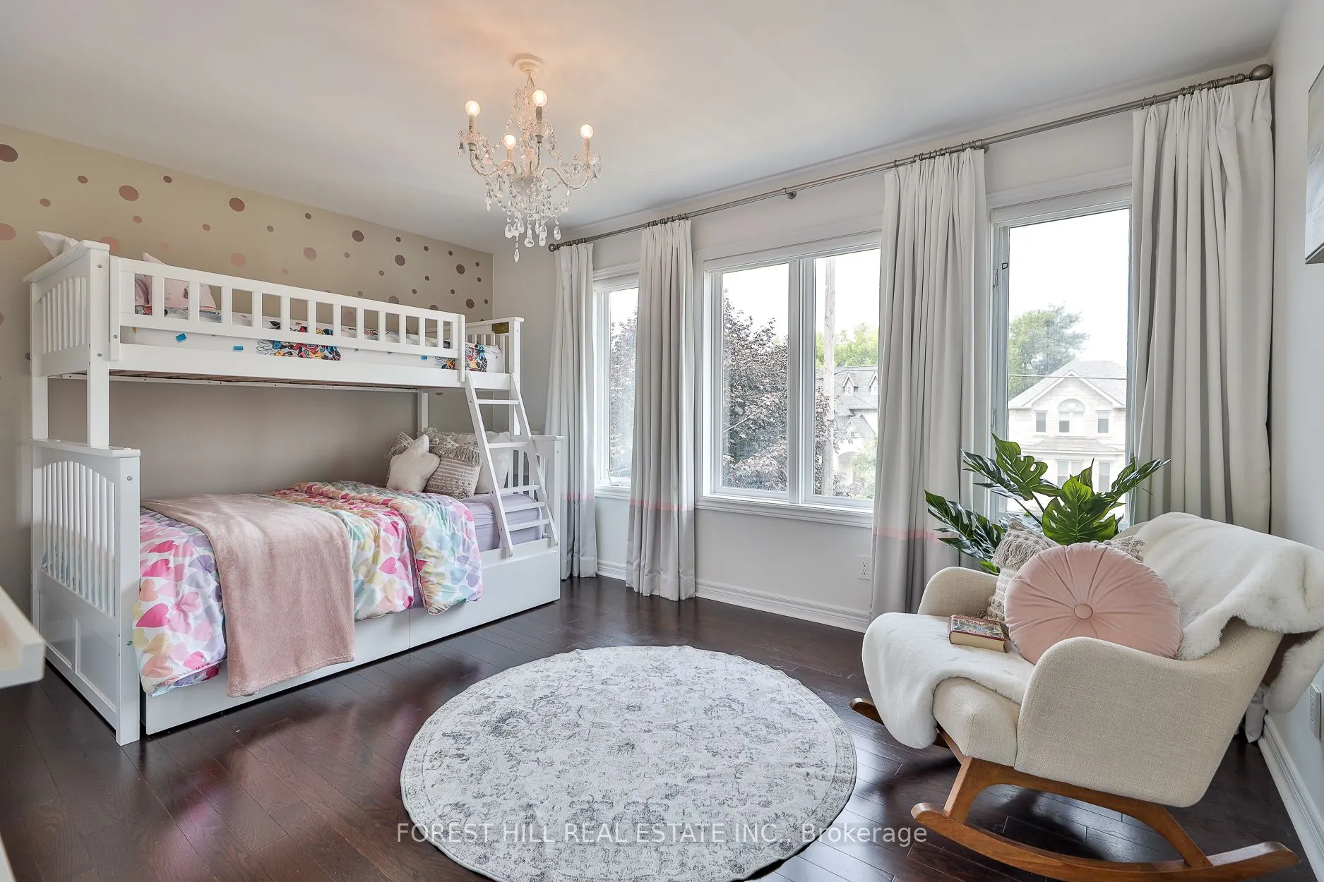 303 Joicey Boulevard