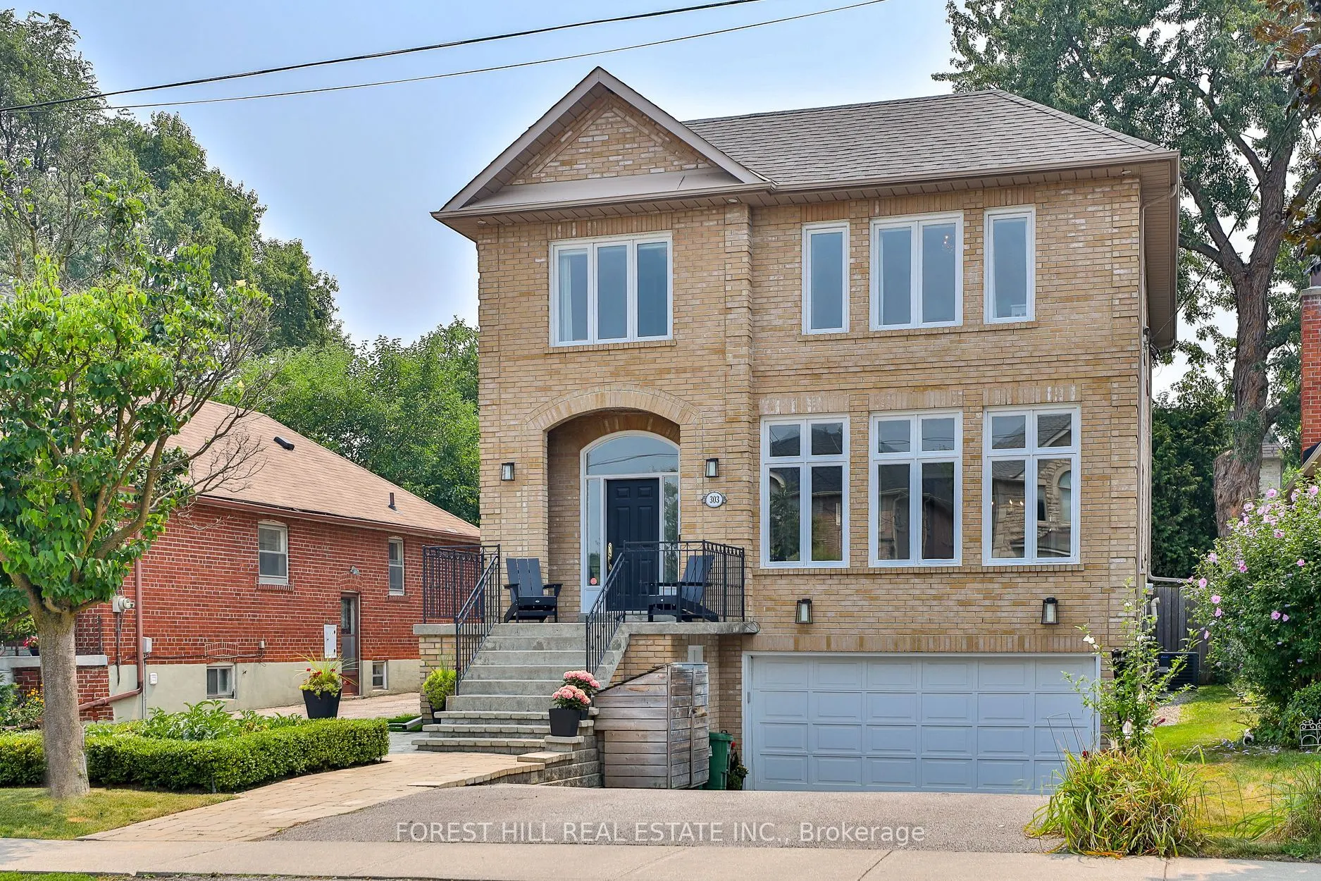 303 Joicey Boulevard
