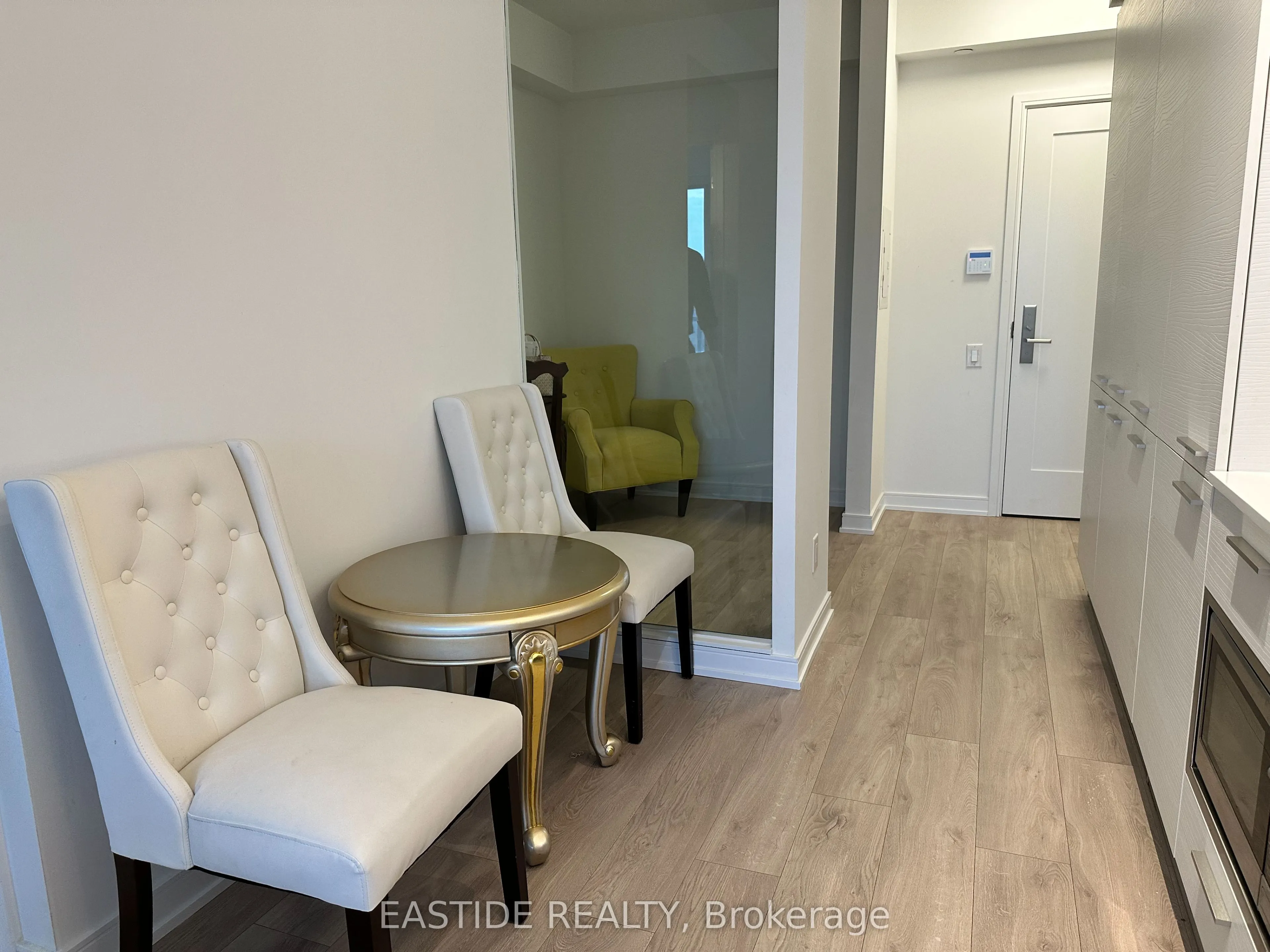 3 Gloucester Street, #3012