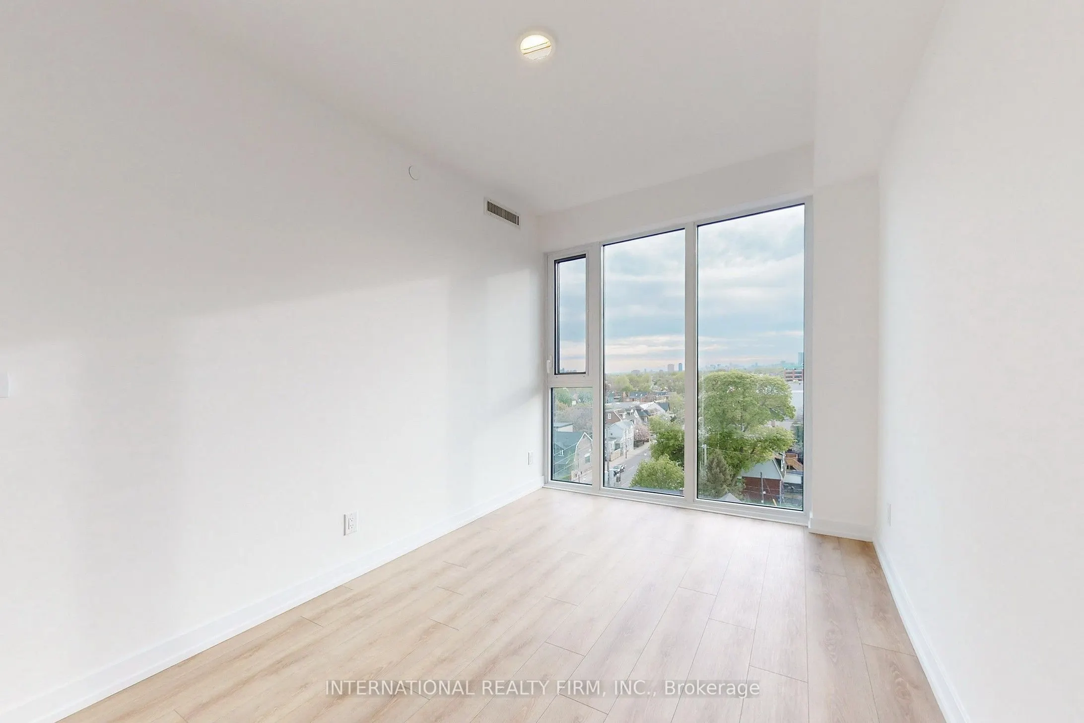 500 Dupont Street, #604