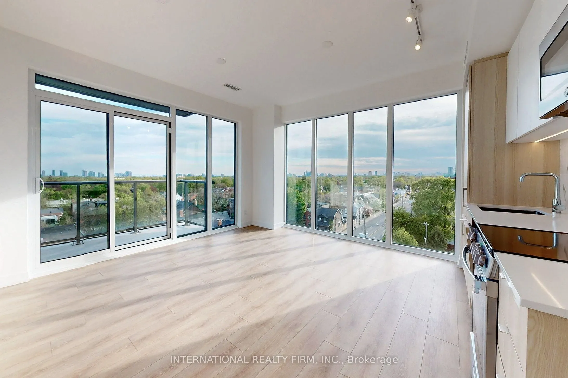 500 Dupont Street, #604