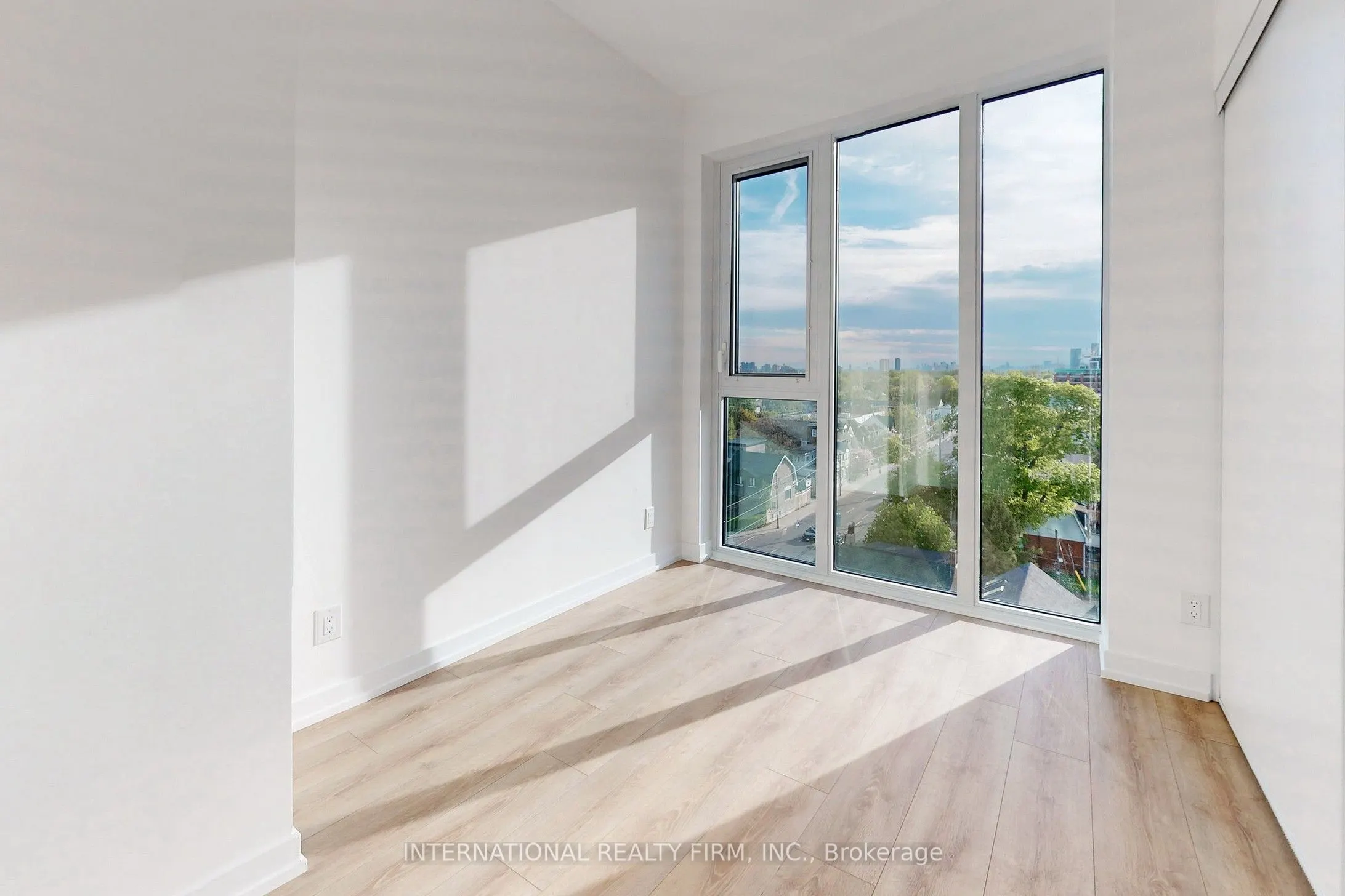 500 Dupont Street, #604