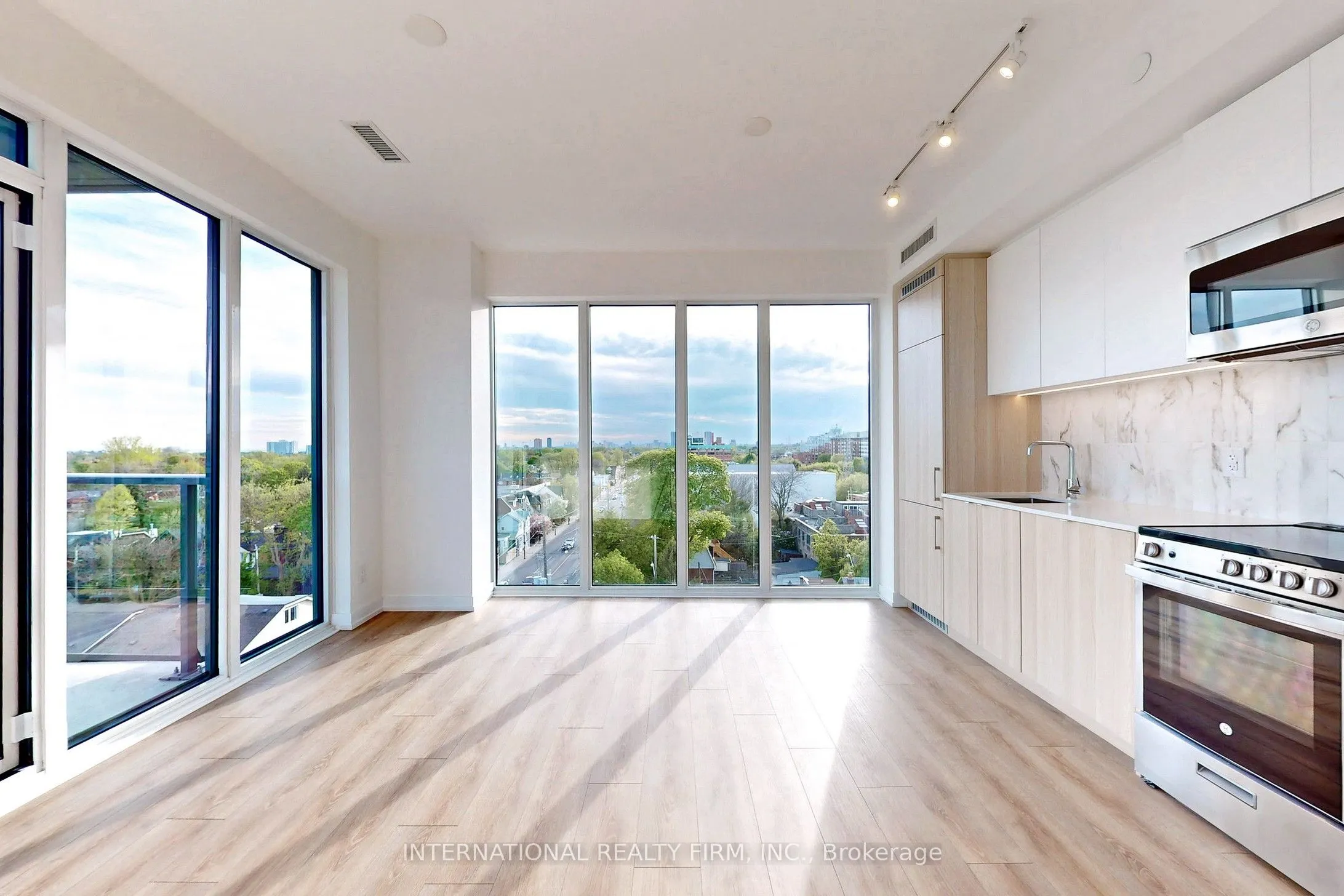 500 Dupont Street, #604