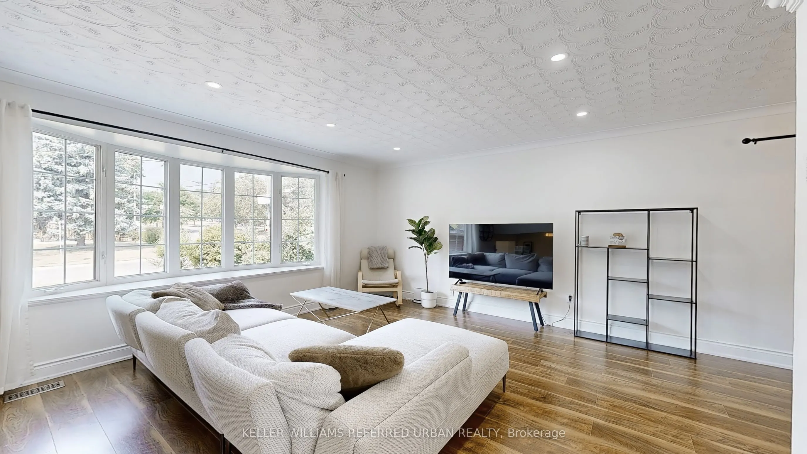 129 Wyndcliff Crescent
