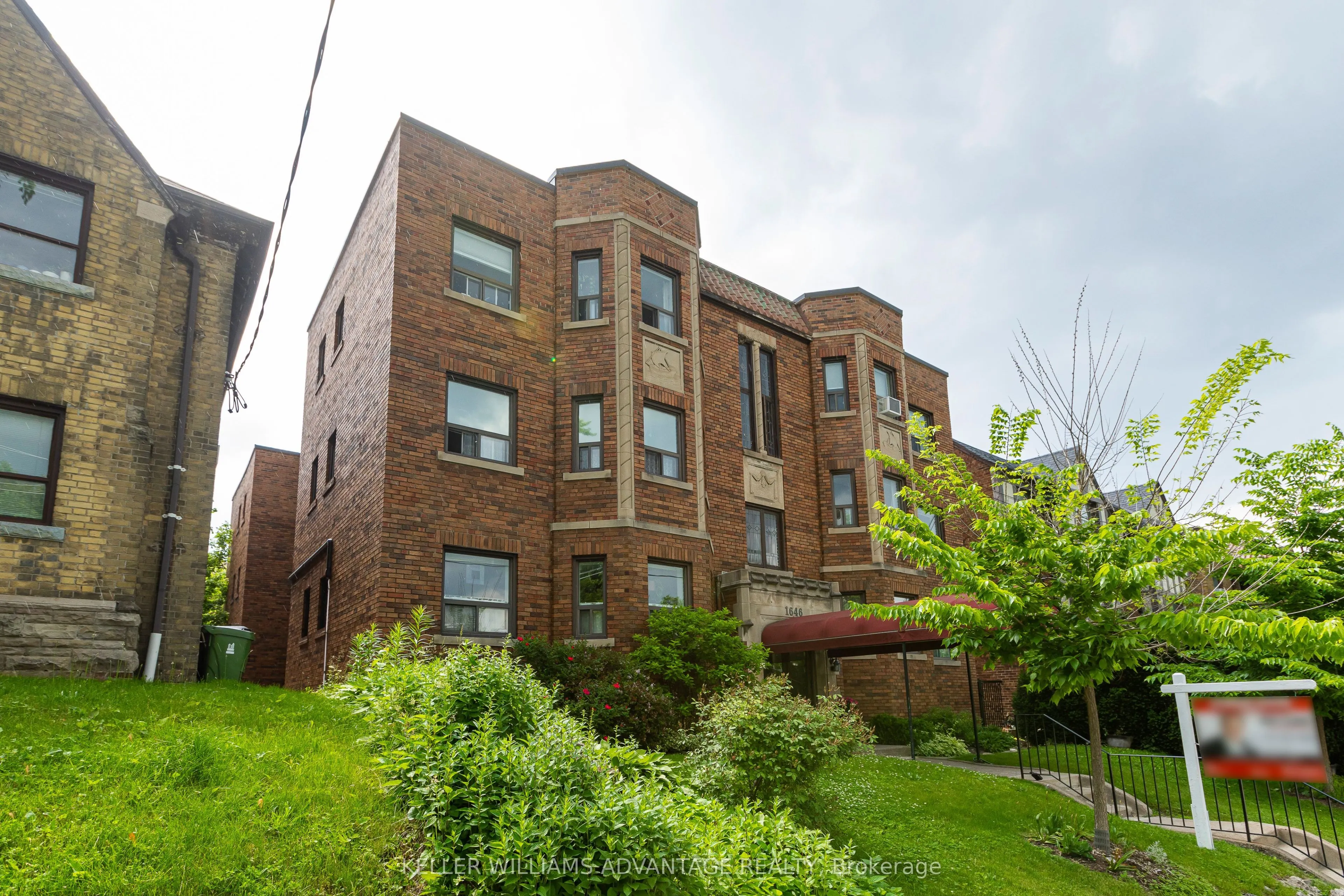 1646 Bathurst Street, #18