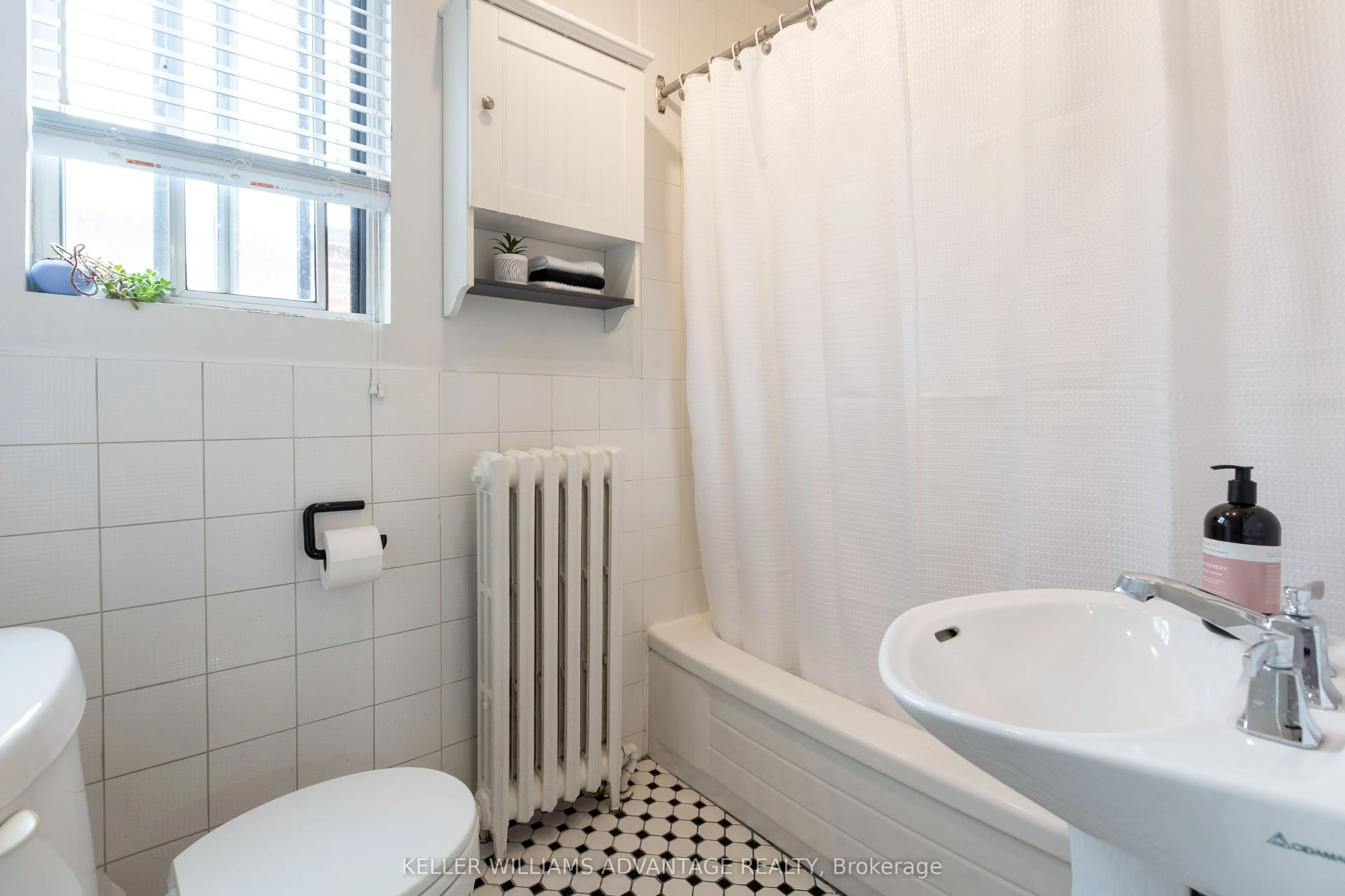 1646 Bathurst Street, #18