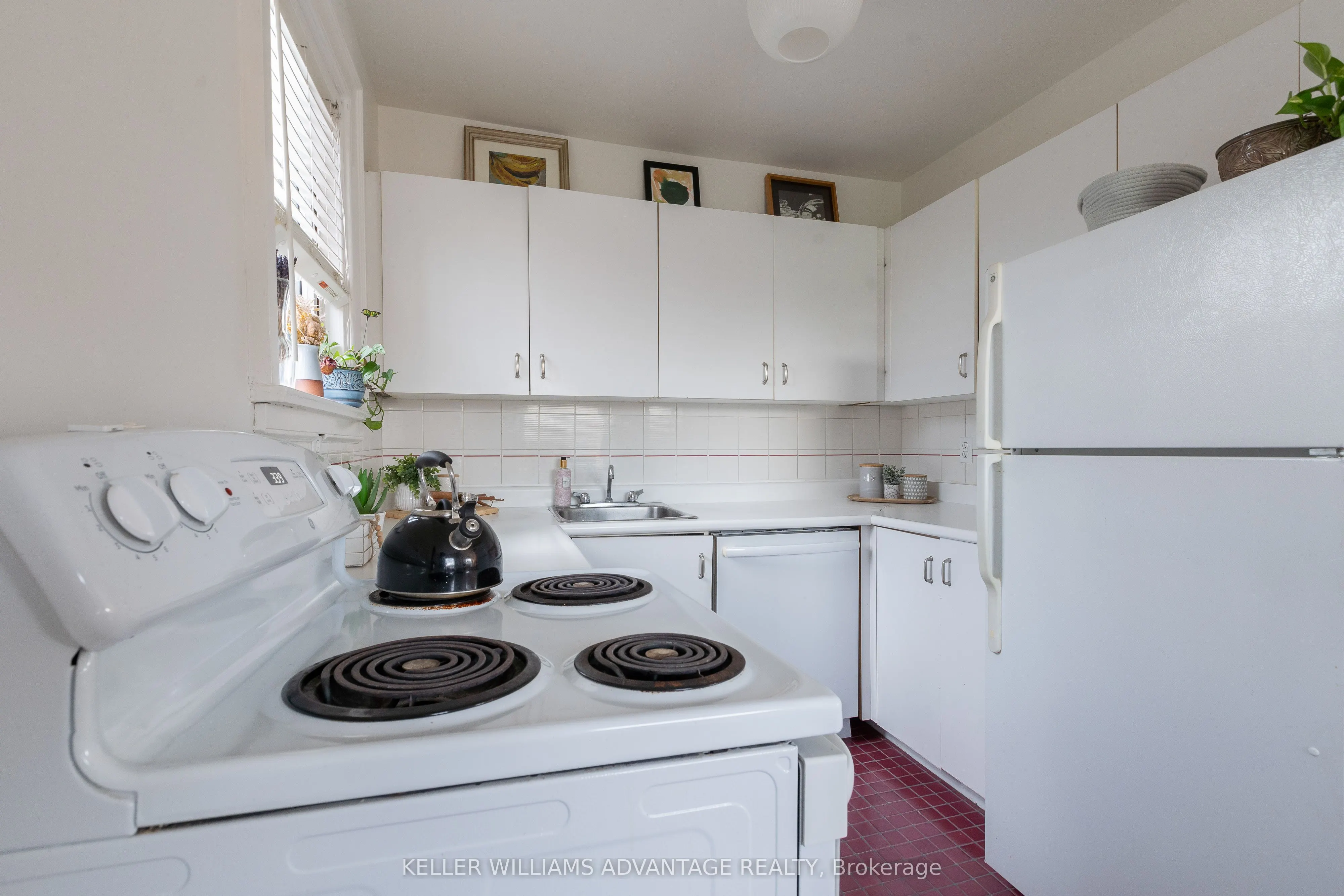 1646 Bathurst Street, #18