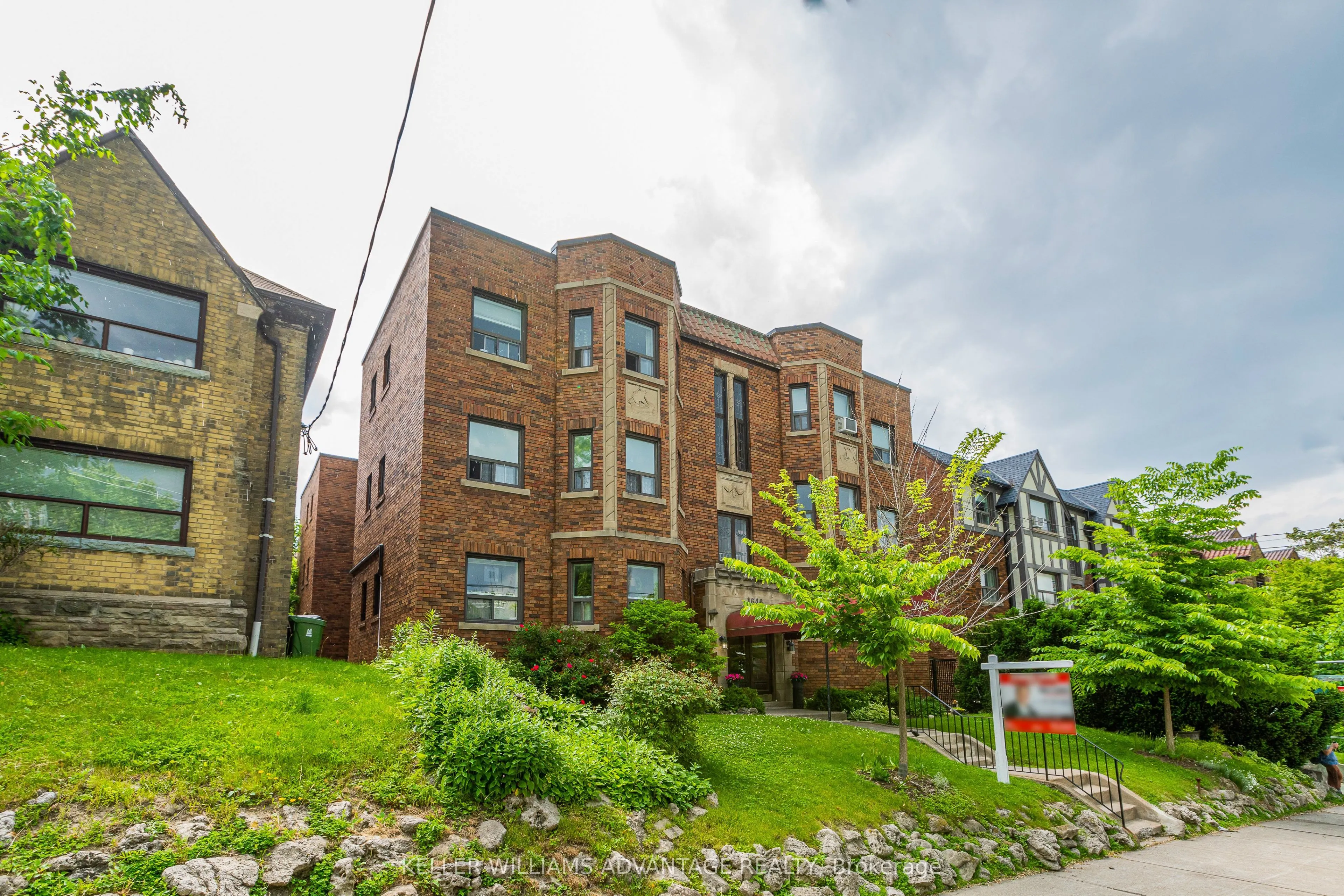1646 Bathurst Street, #18