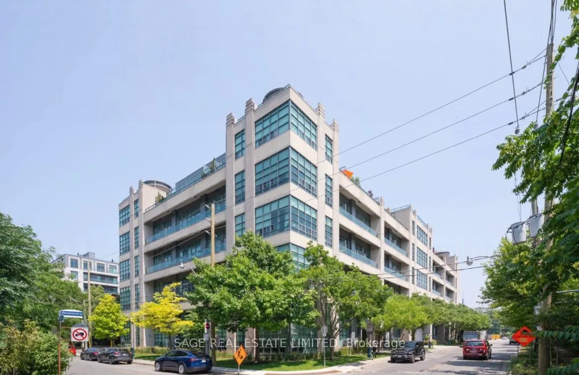 380 Macpherson Avenue, #317