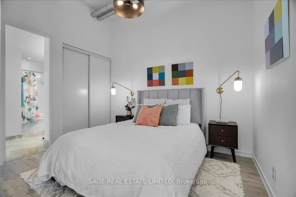 380 Macpherson Avenue, #317