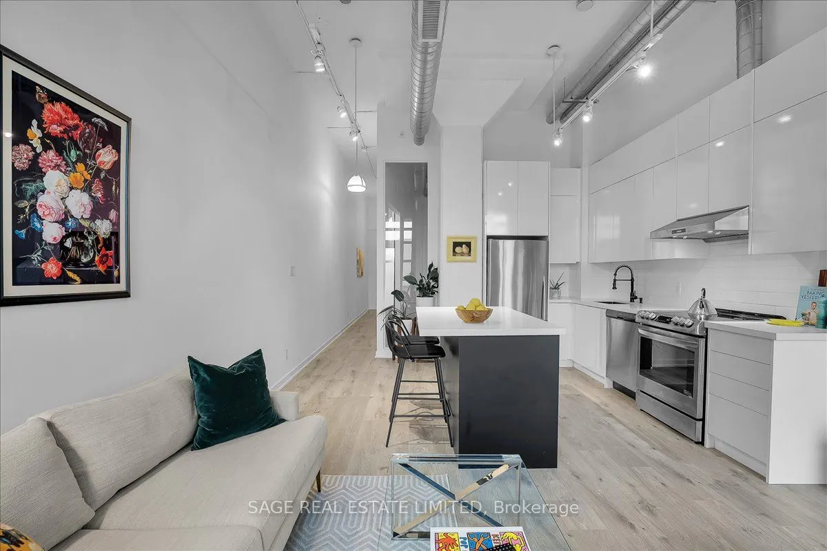 380 Macpherson Avenue, #317