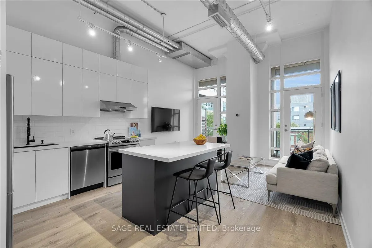 380 Macpherson Avenue, #317